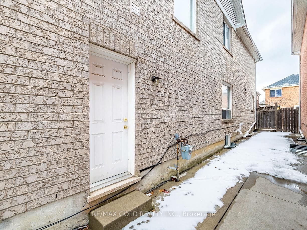 Unit Basement - 42 Zimmer Street, Brampton 2