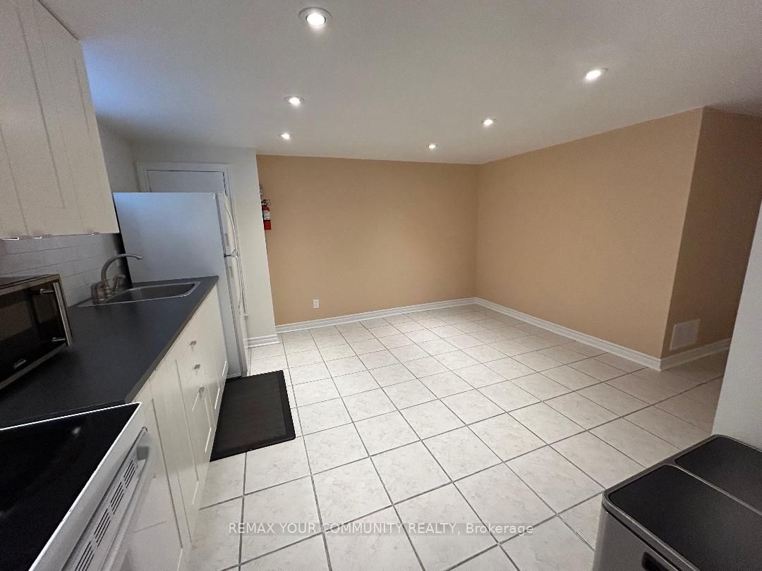 Unit Basement - 49 Lockerbie Avenue, North York 4