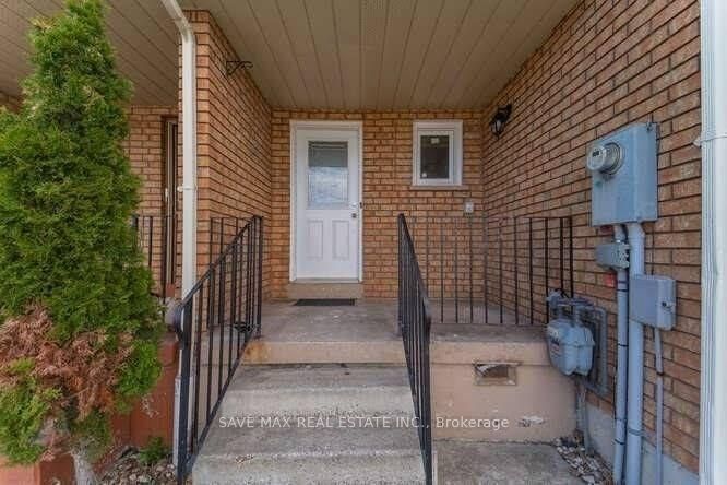 25 Tulip Drive, Brampton 2