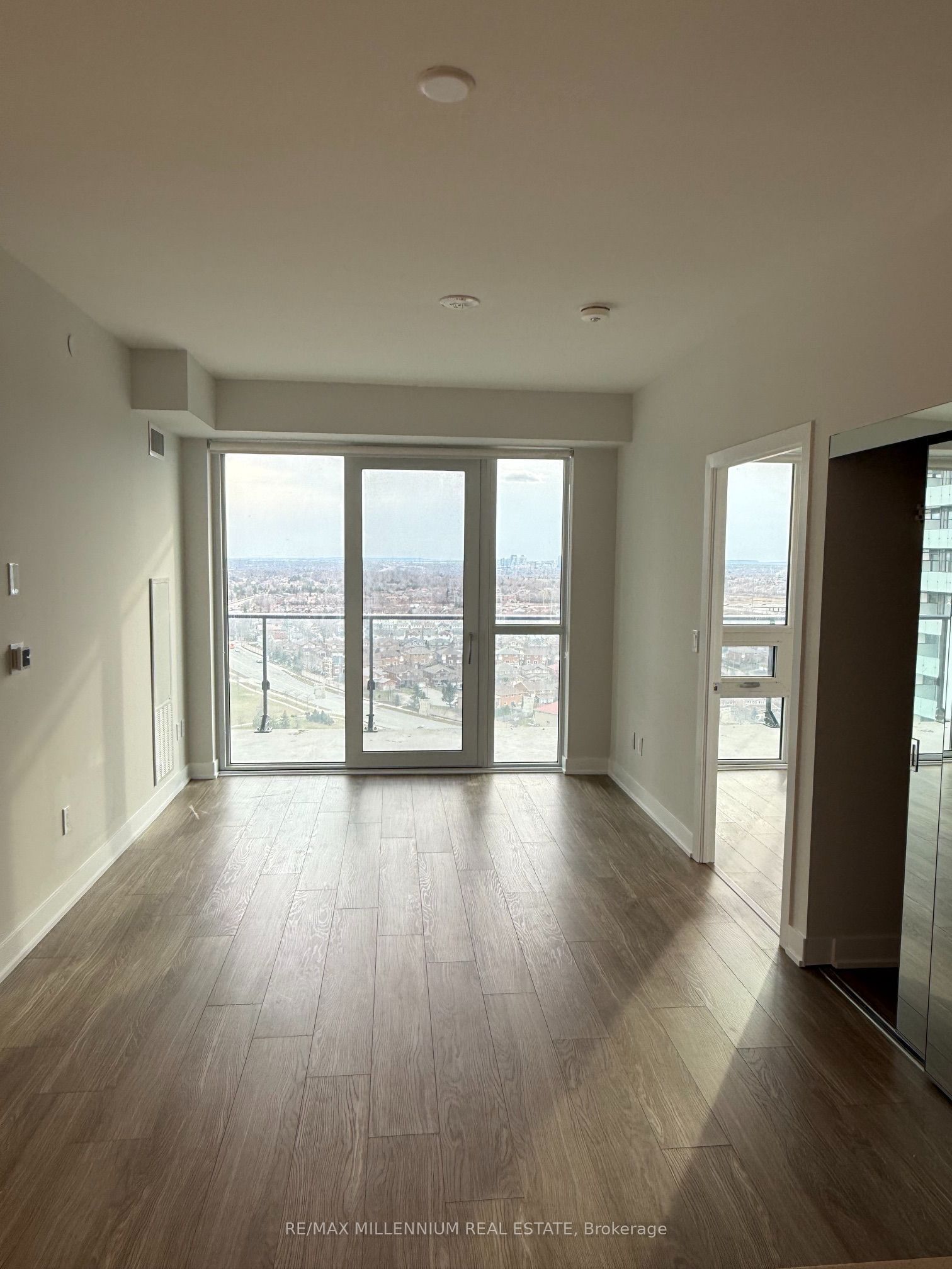 Unit 1607 - 430 Square One Drive, Mississauga 4