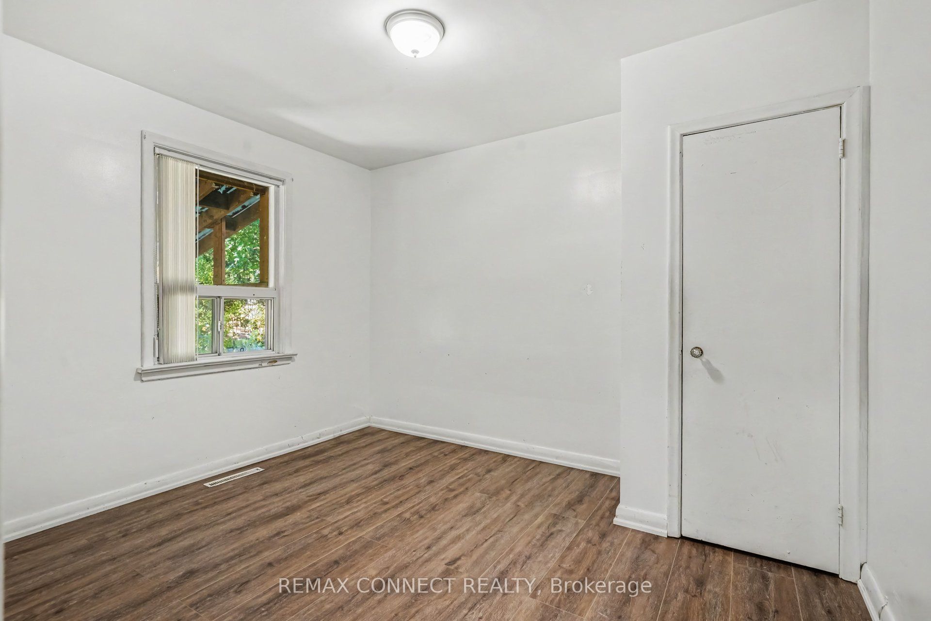 656 Browns Line, Etobicoke 5