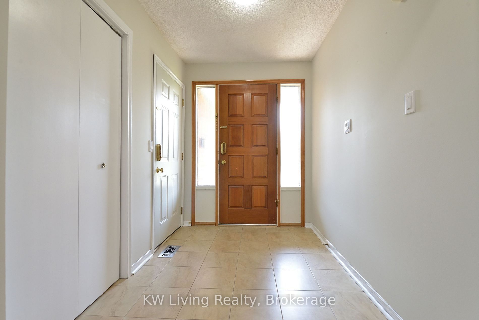 2145 Margot Street, Oakville 2