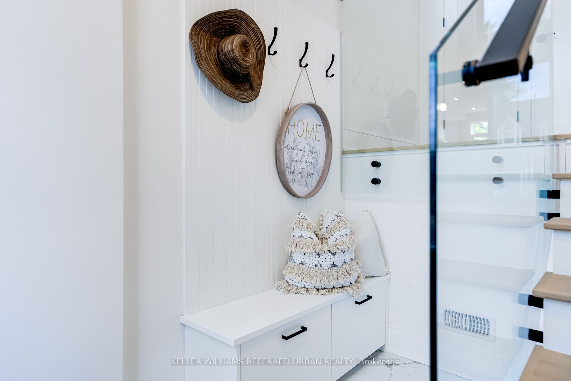 45 Benson Avenue, Mississauga 4