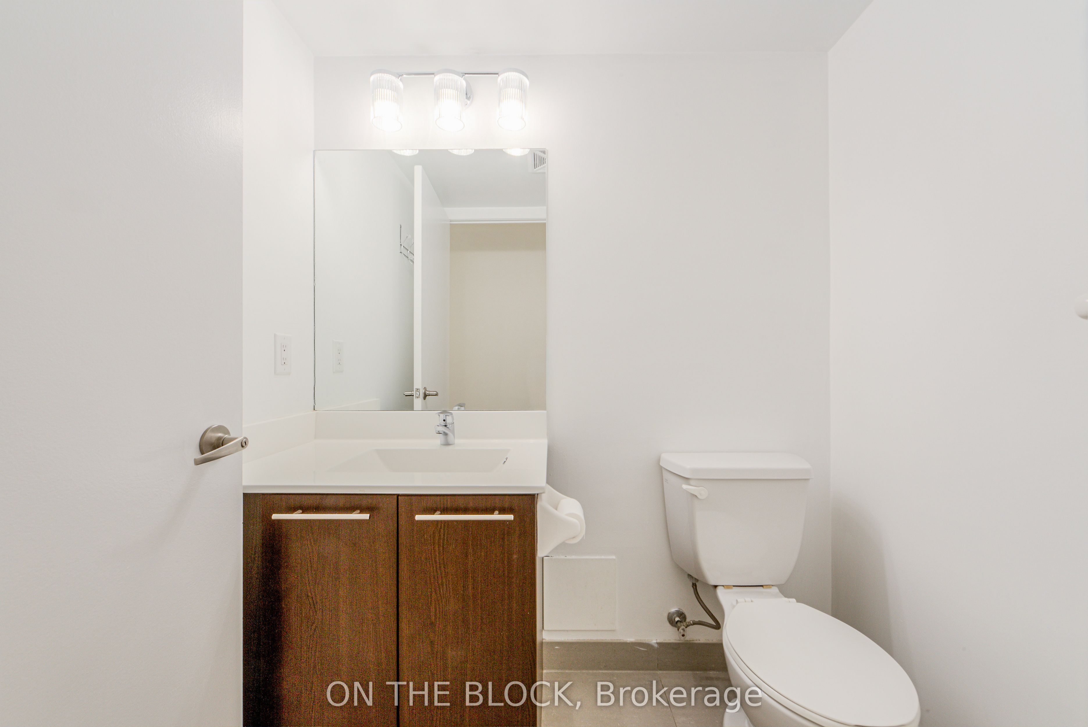 Unit 302 - 38 Joe Shuster Way, Toronto 4