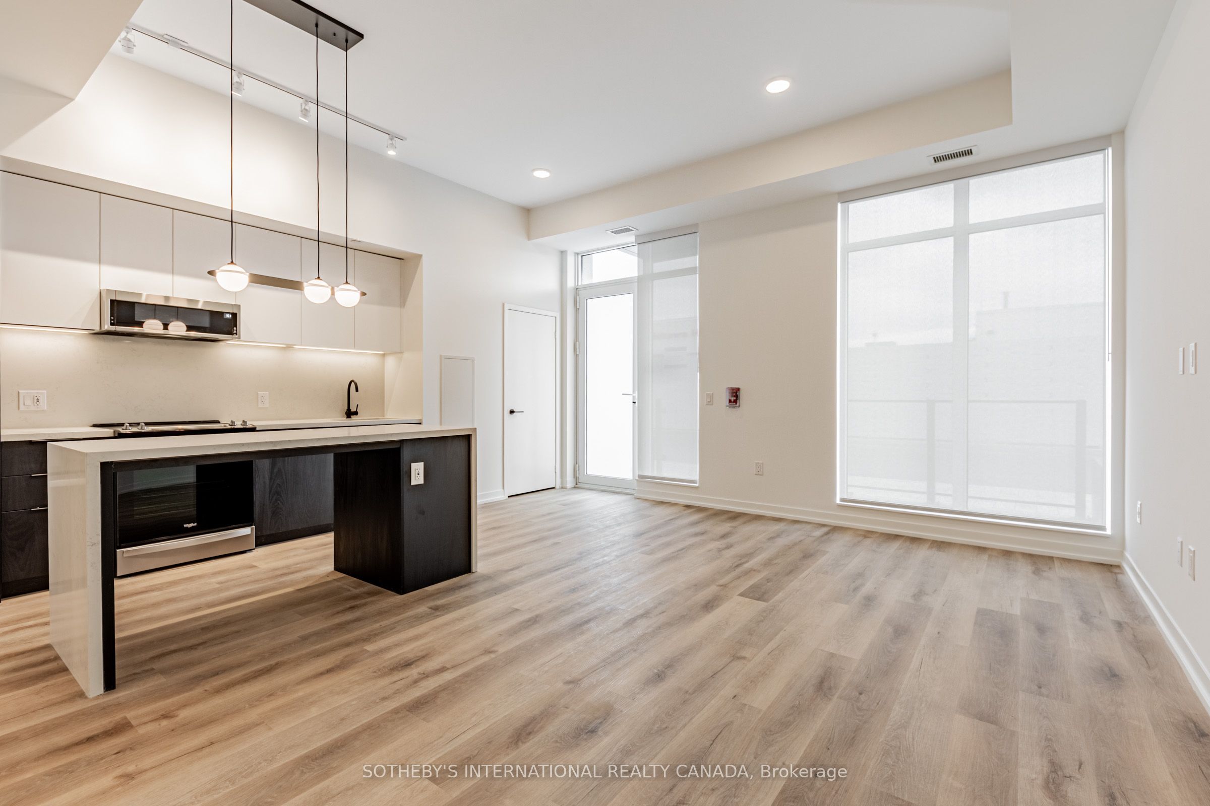 Unit 104 - 31 York Garden Way, North York 2