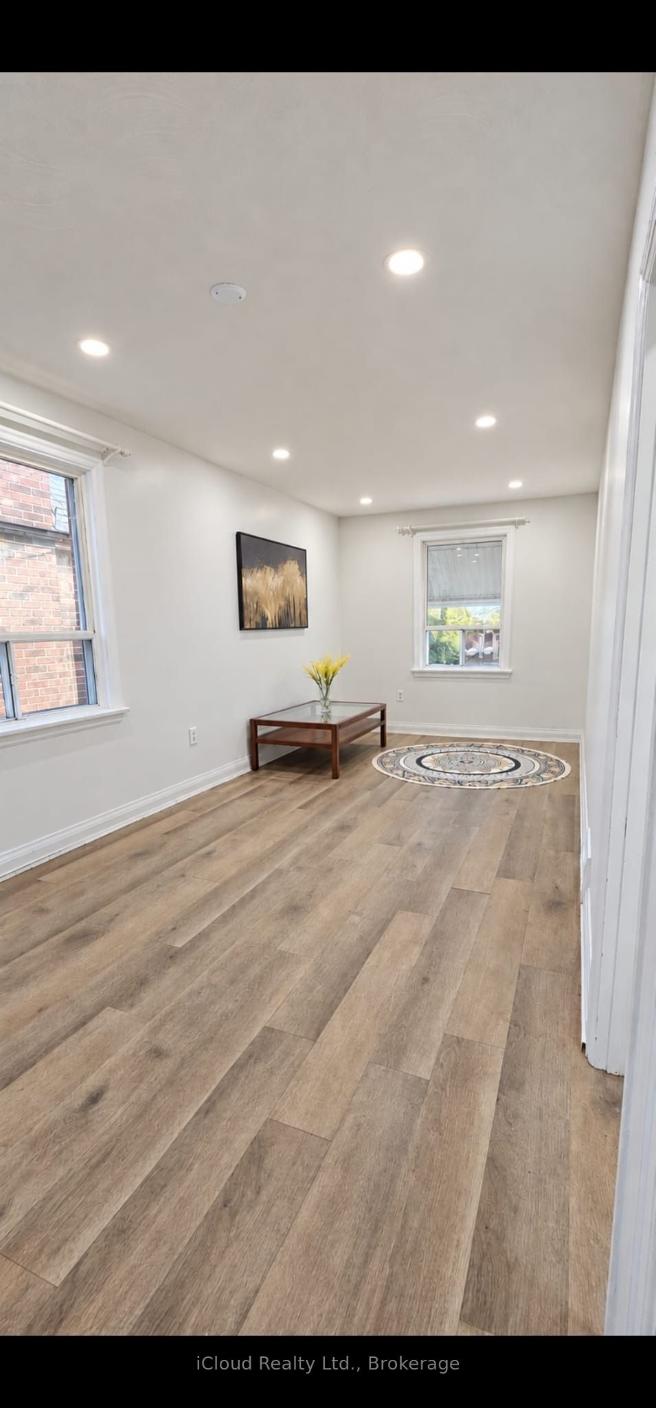 Unit Upper - 27 Inchcliffe Crescent, Etobicoke 3