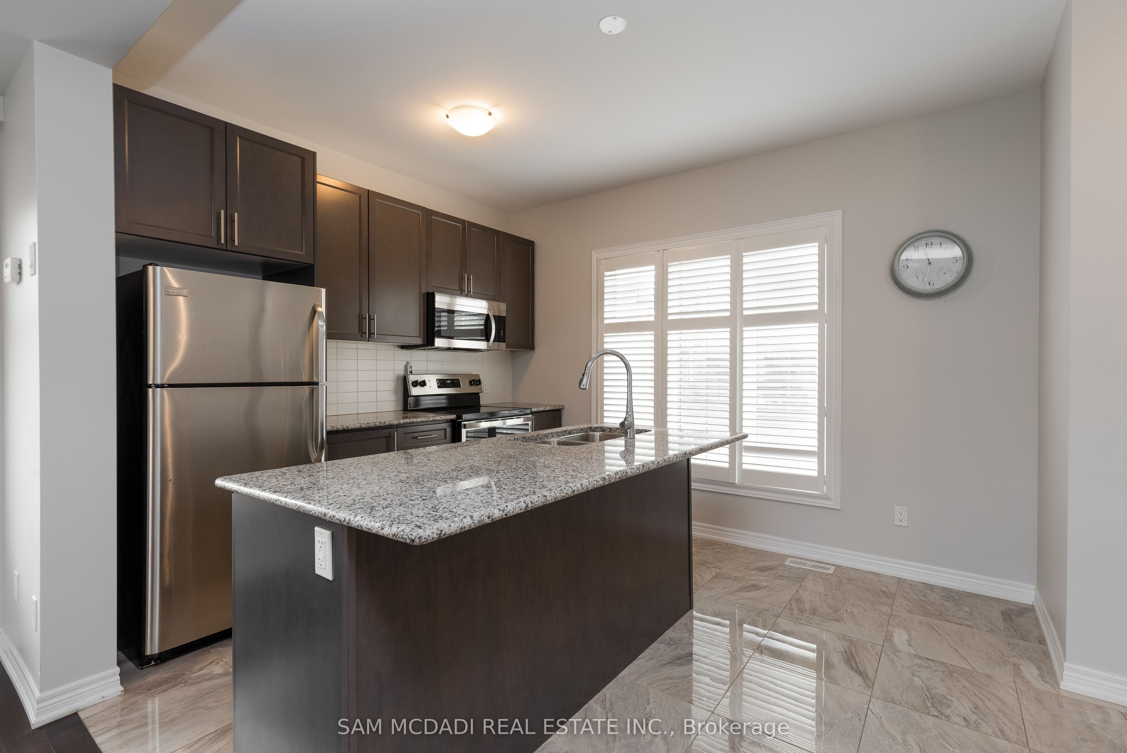 2314 Natasha Circle, Oakville 5