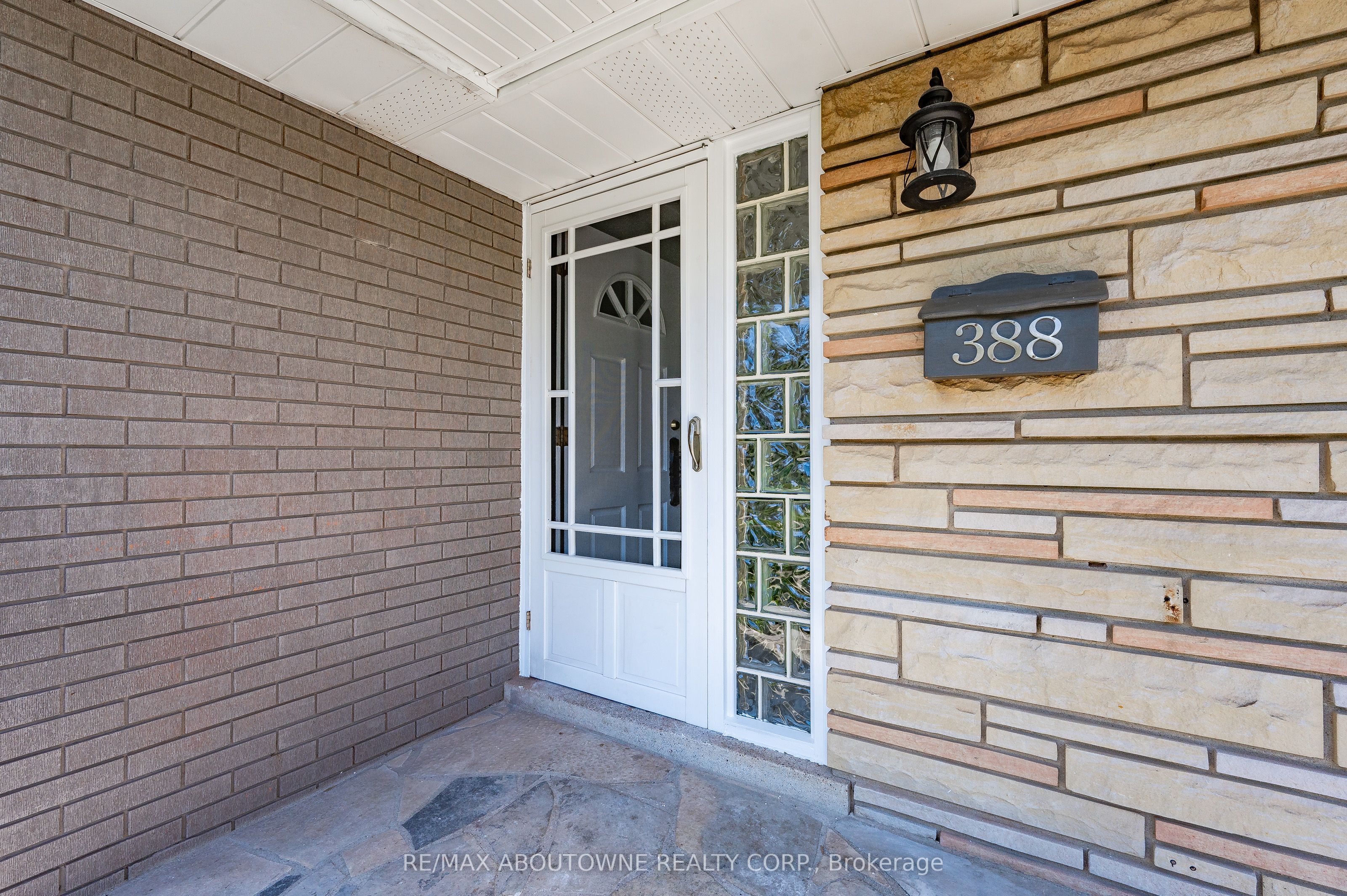388 APPLEBY Line, Burlington 4