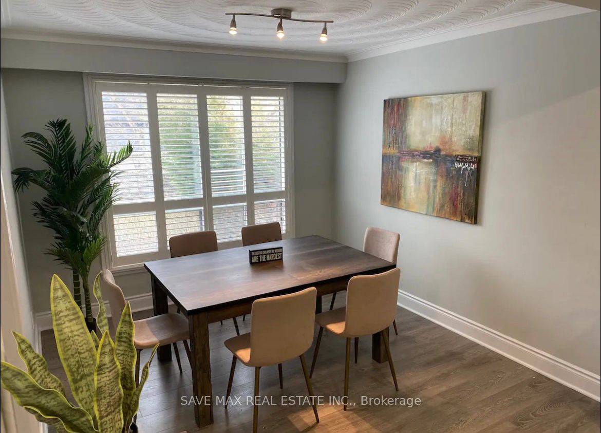 561 Weir Avenue, Oakville 5