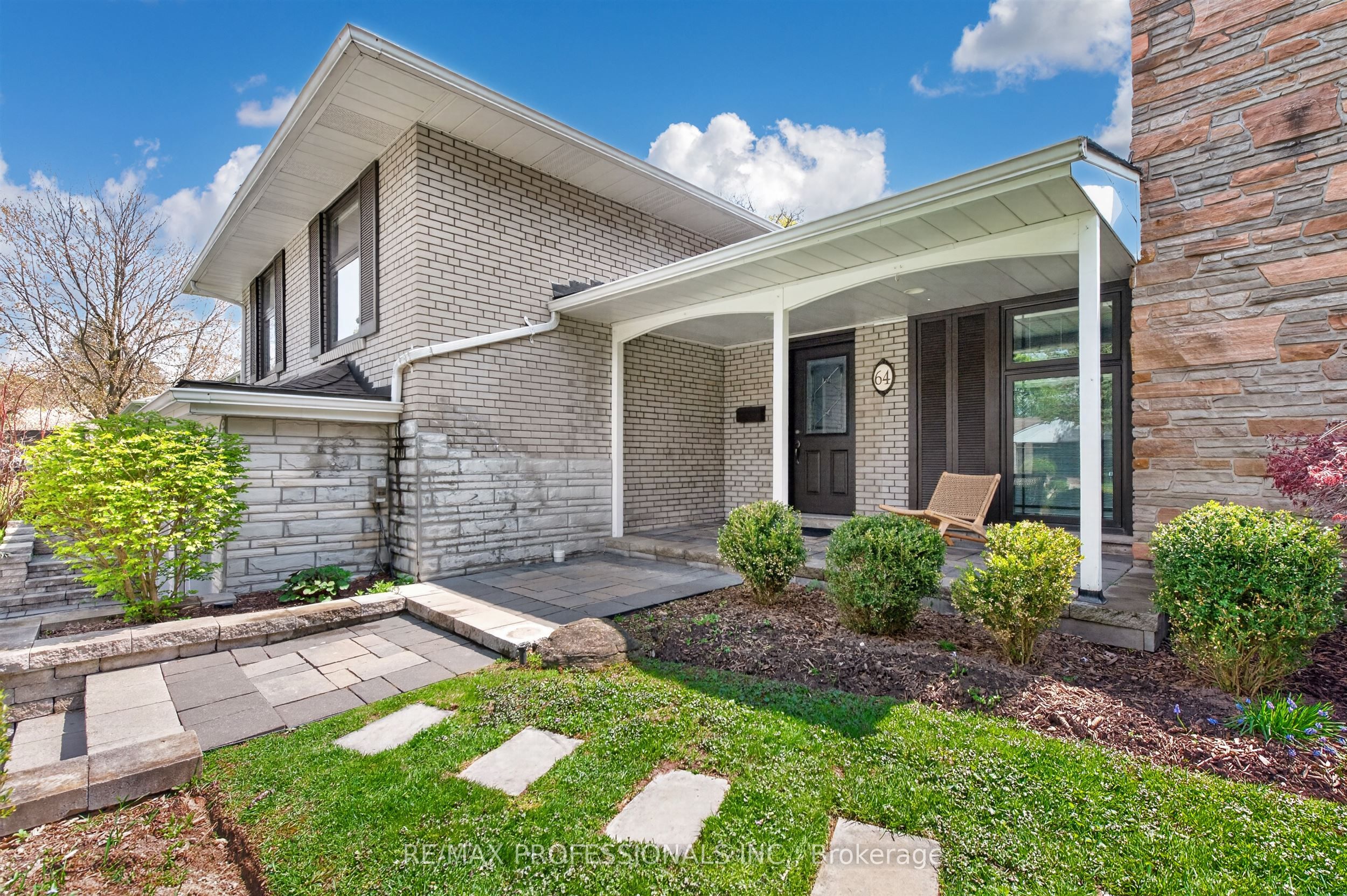 64 Ravensbourne Crescent, Etobicoke 3