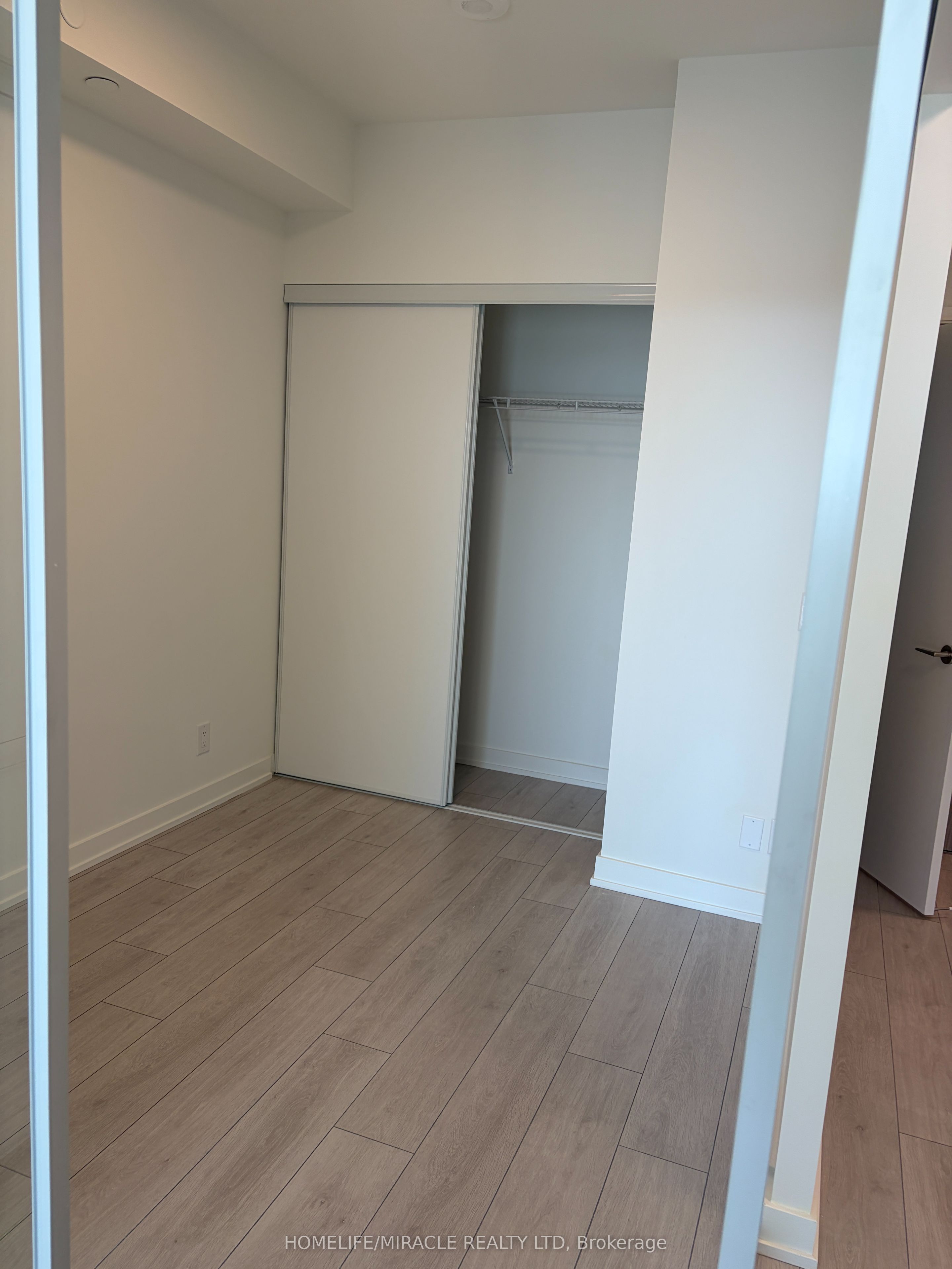 Unit 523 - 1381 Lakeshore Road E, Mississauga 4