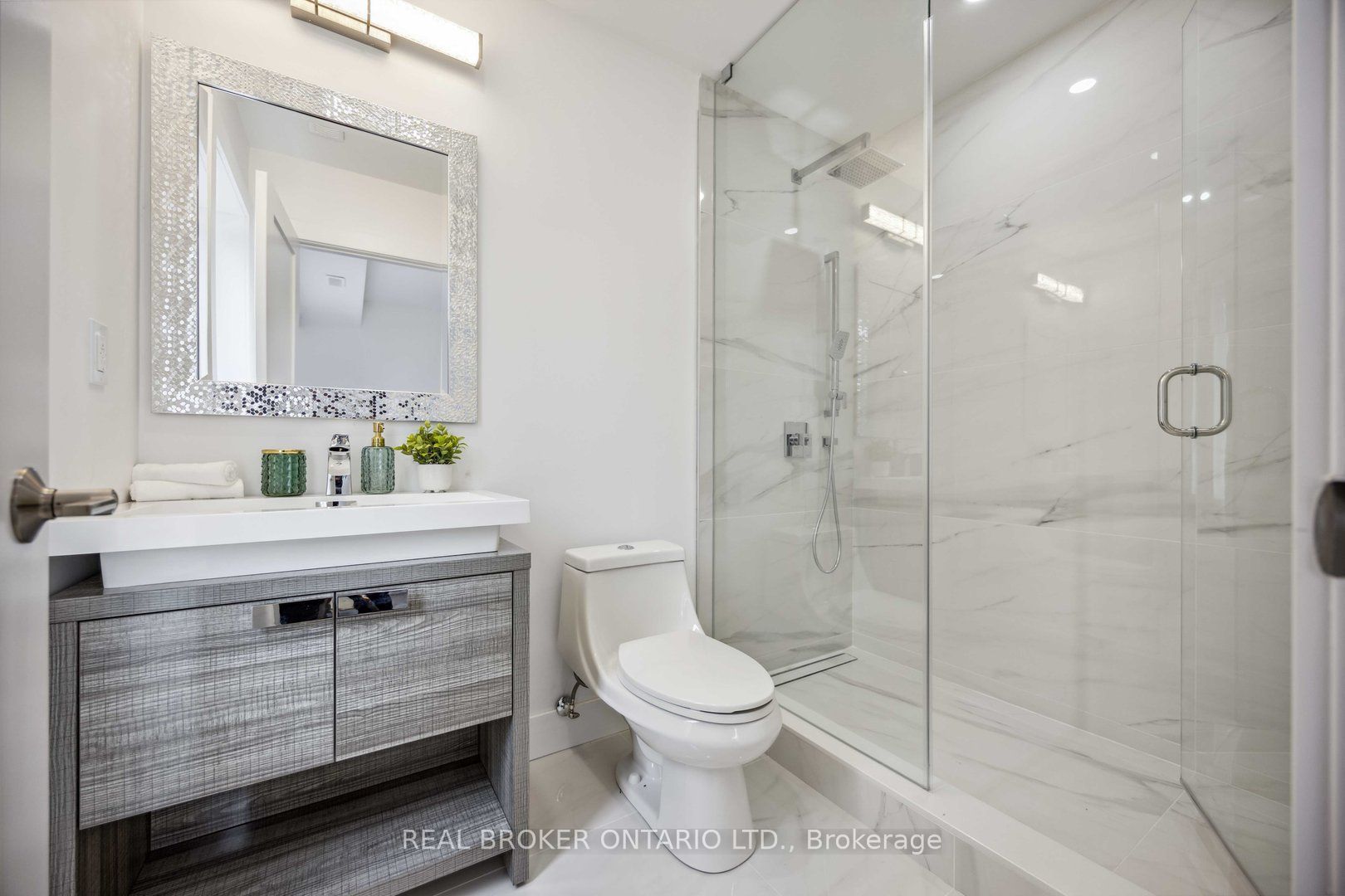 Unit 4 - 14 Hatfield Crescent, Etobicoke 5