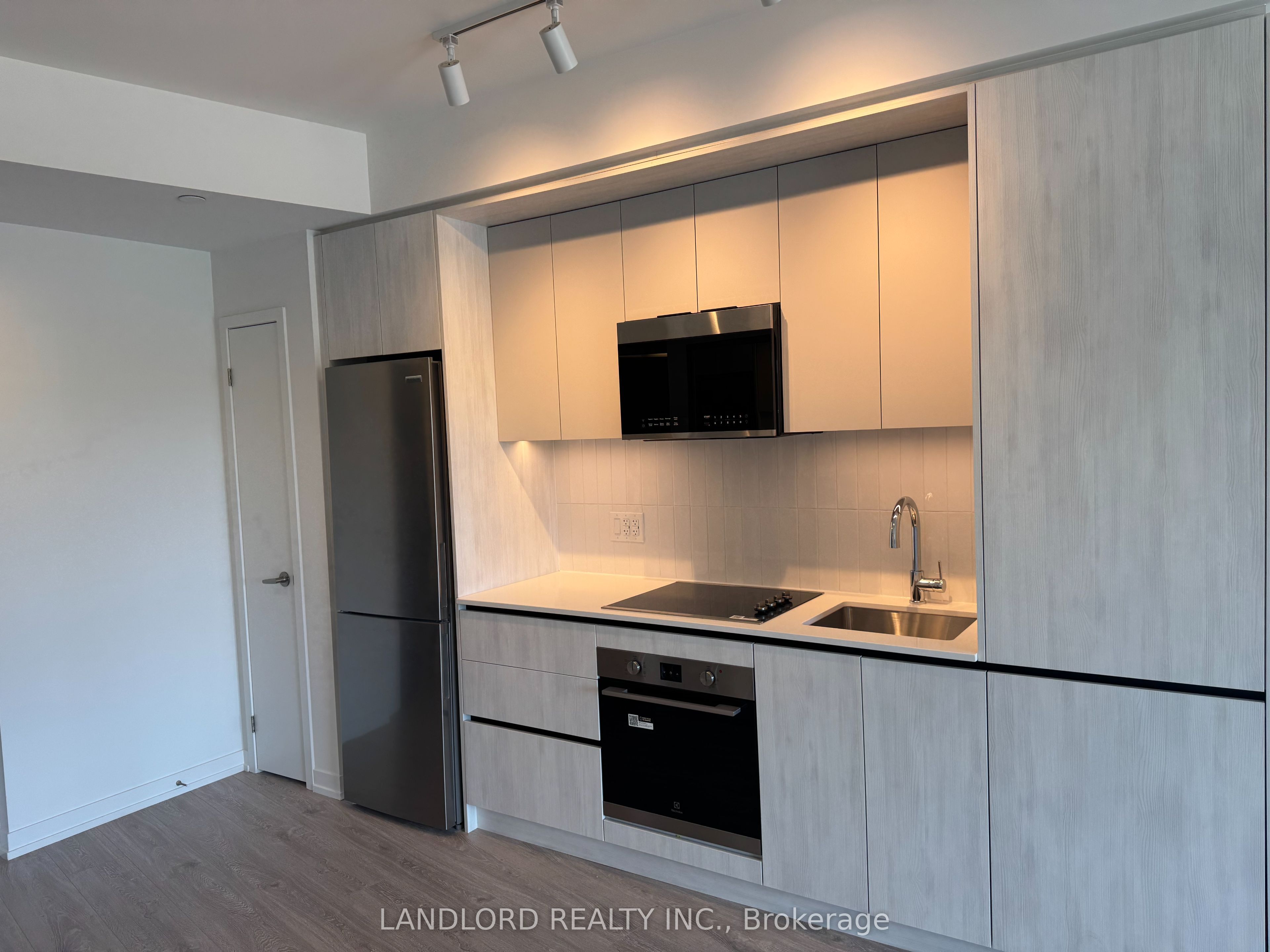 Unit 321 - 2485 Eglinton Avenue W, Mississauga 2