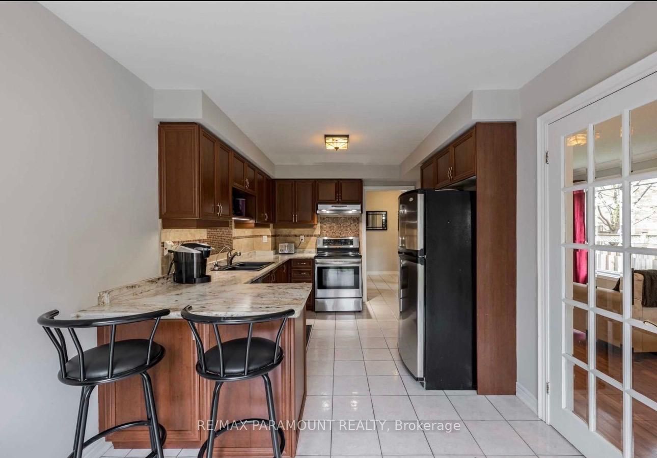 26 Ural Circle, Brampton 4