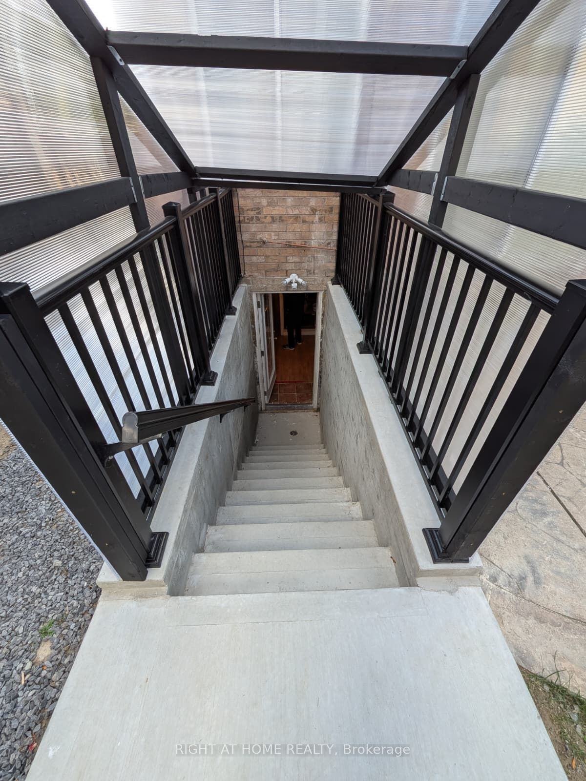 Unit Bsmnt - 5535 Bridgeport Gate, Mississauga 4