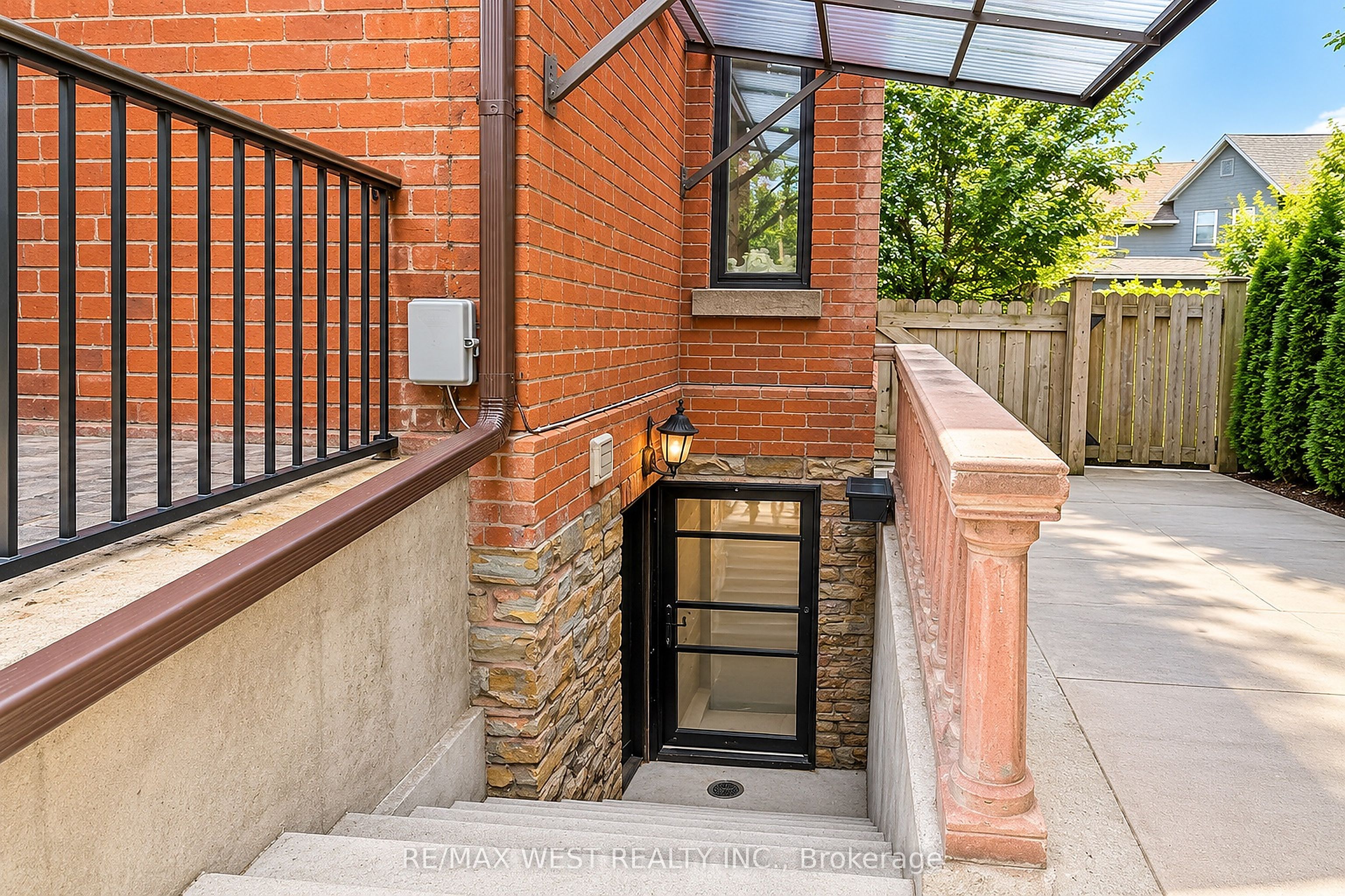 Unit Bsmt - 117 Rosemount Avenue, Toronto 2