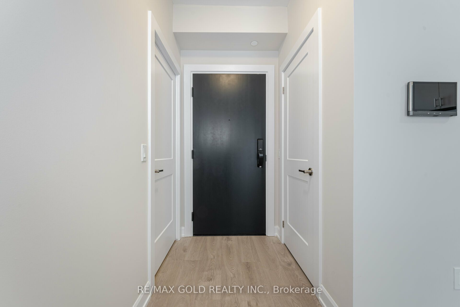 Unit 817 - 3220 William Coltson Avenue, Oakville 5