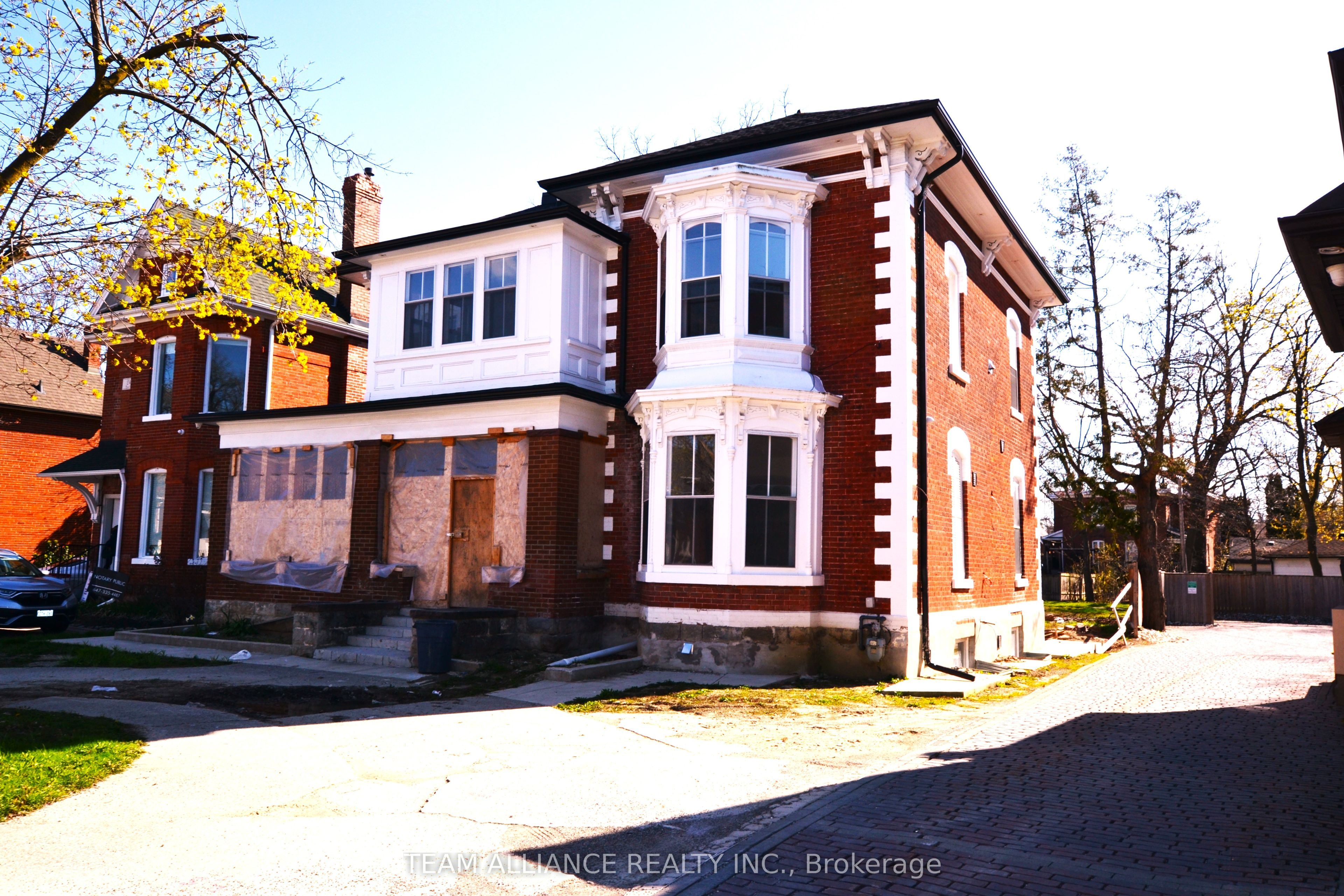 249 Main St N, Brampton, Ontario L6X1N3 For Sale HouseSigma
