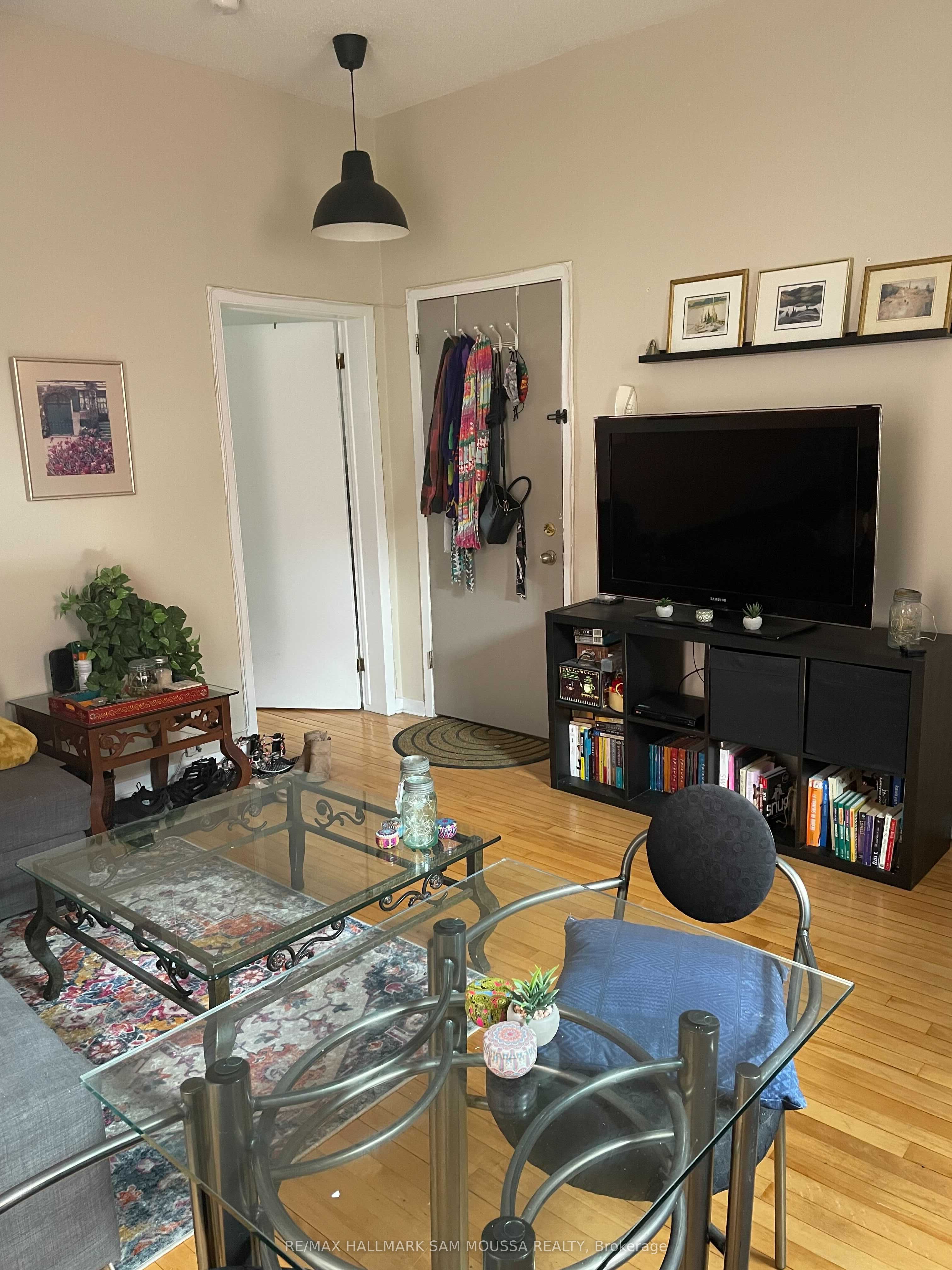 Unit 7 - 232 Cooper Street, Ottawa 4
