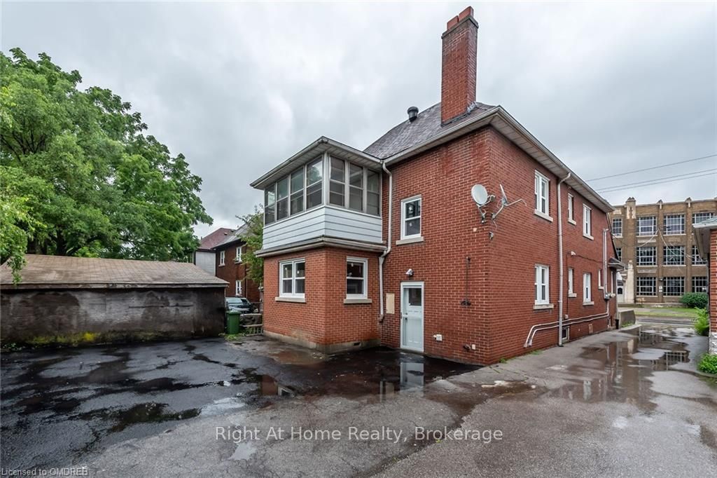 Unit 2 Room 1 - 104 LONGWOOD Road S, Hamilton 5