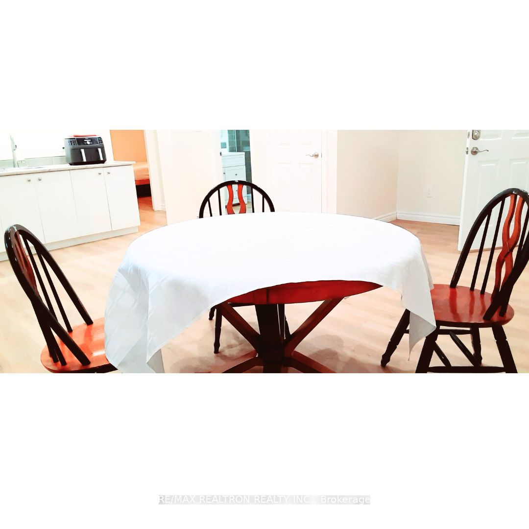 Unit Basement Apt - 2062 Cherrywood Trail, London 5