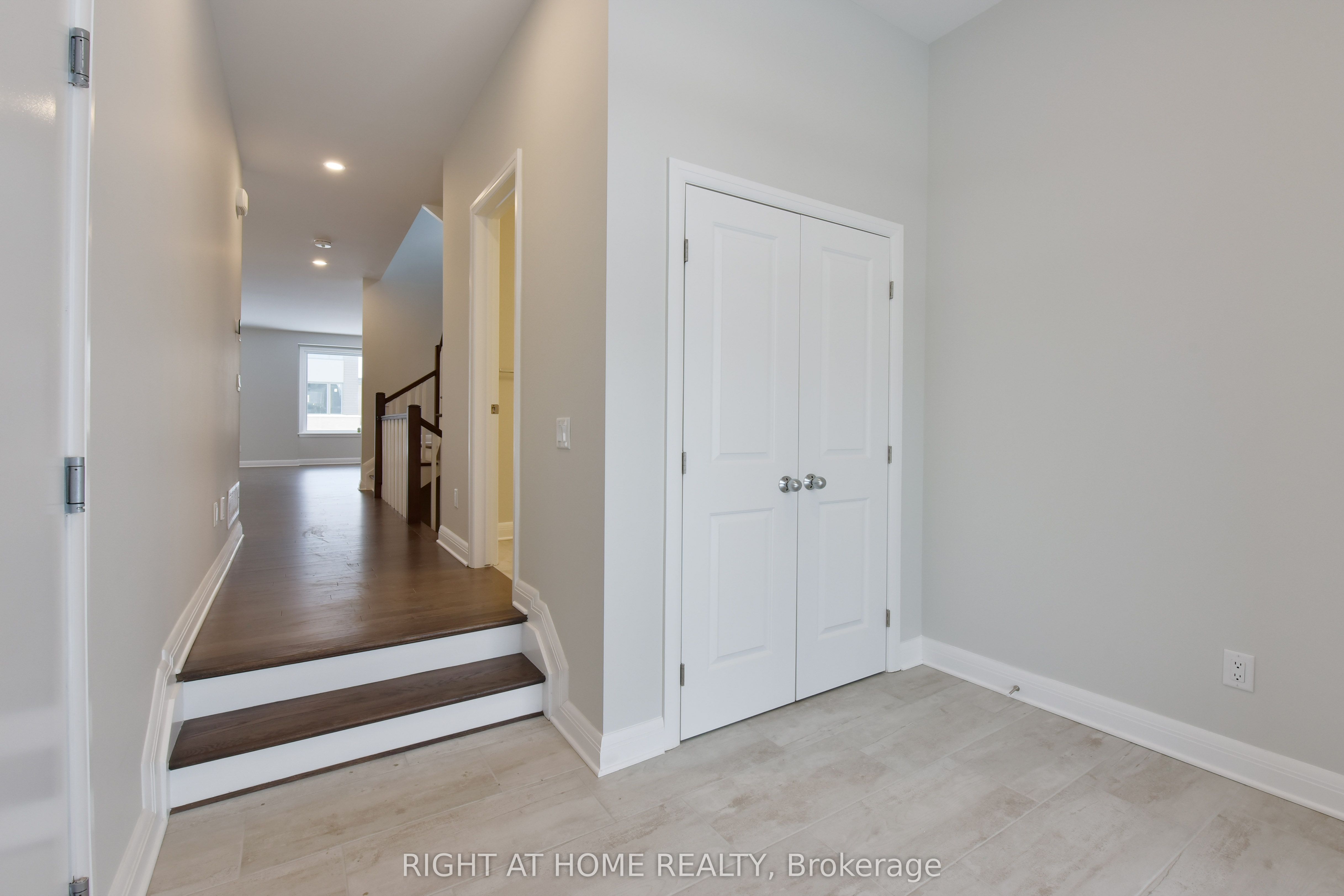 312 WIGWAS Street, Ottawa 4