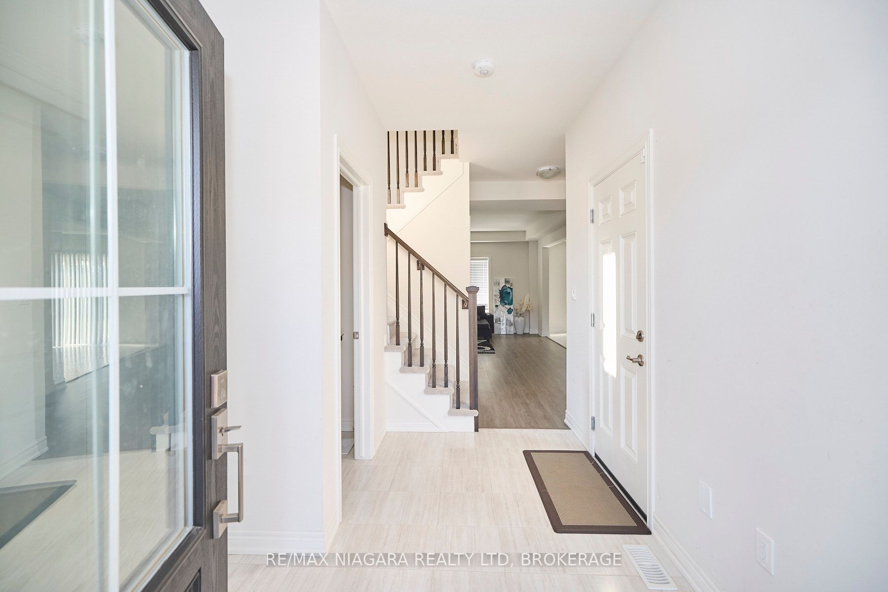 3595 Carolina Court, Fort Erie 5