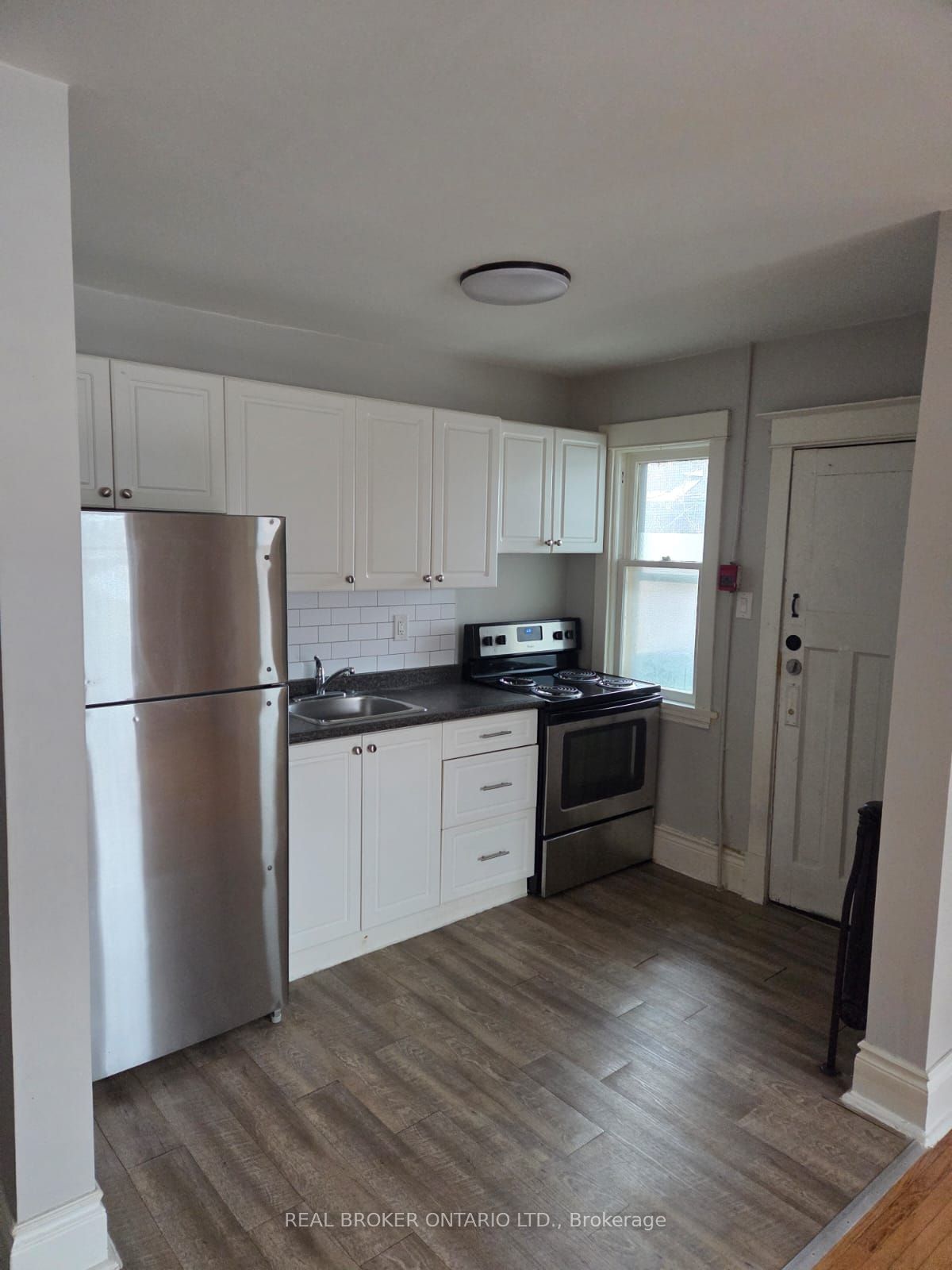 Unit 5 - 985 Main Street E, Hamilton 5