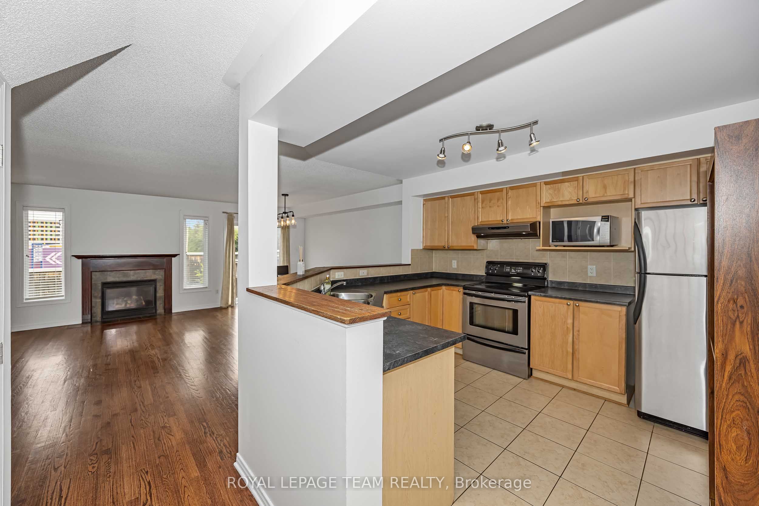 323 Freedom Private, Ottawa 3