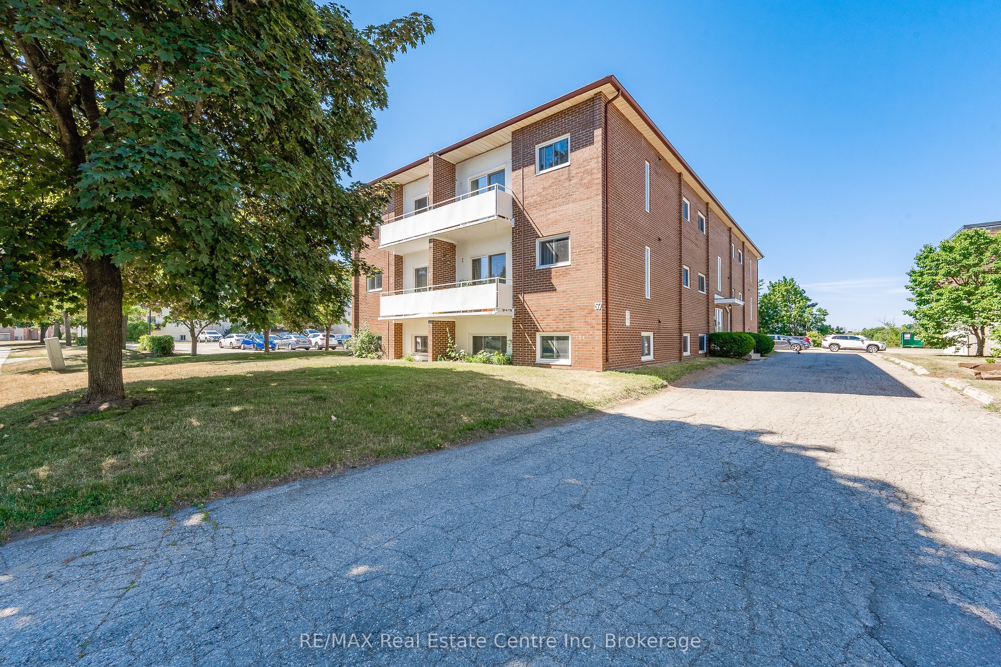 Unit 102 - 57 Conroy Crescent, Guelph 1