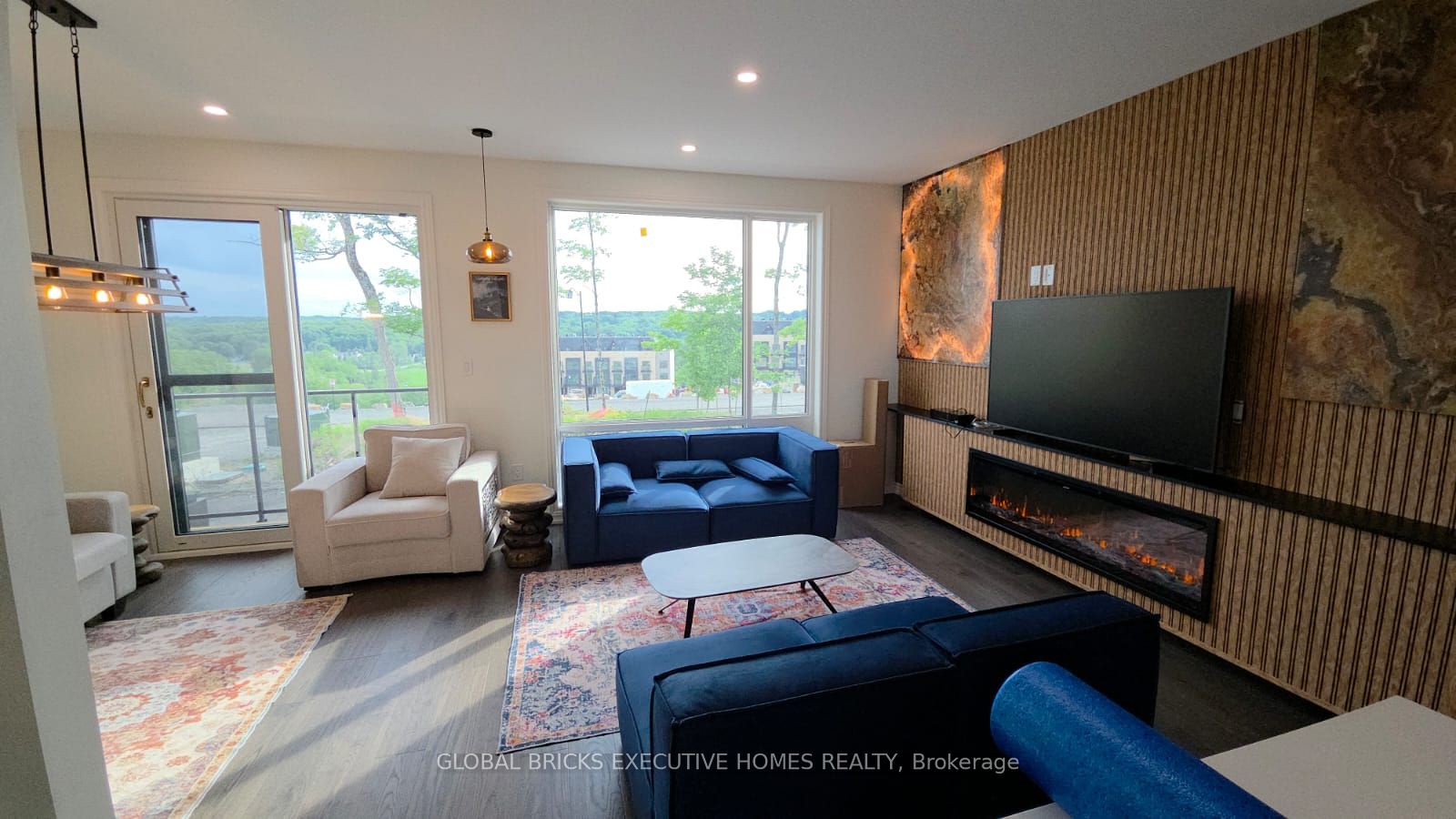 Unit 2 - 22 Chau ha Circle, Huntsville 5