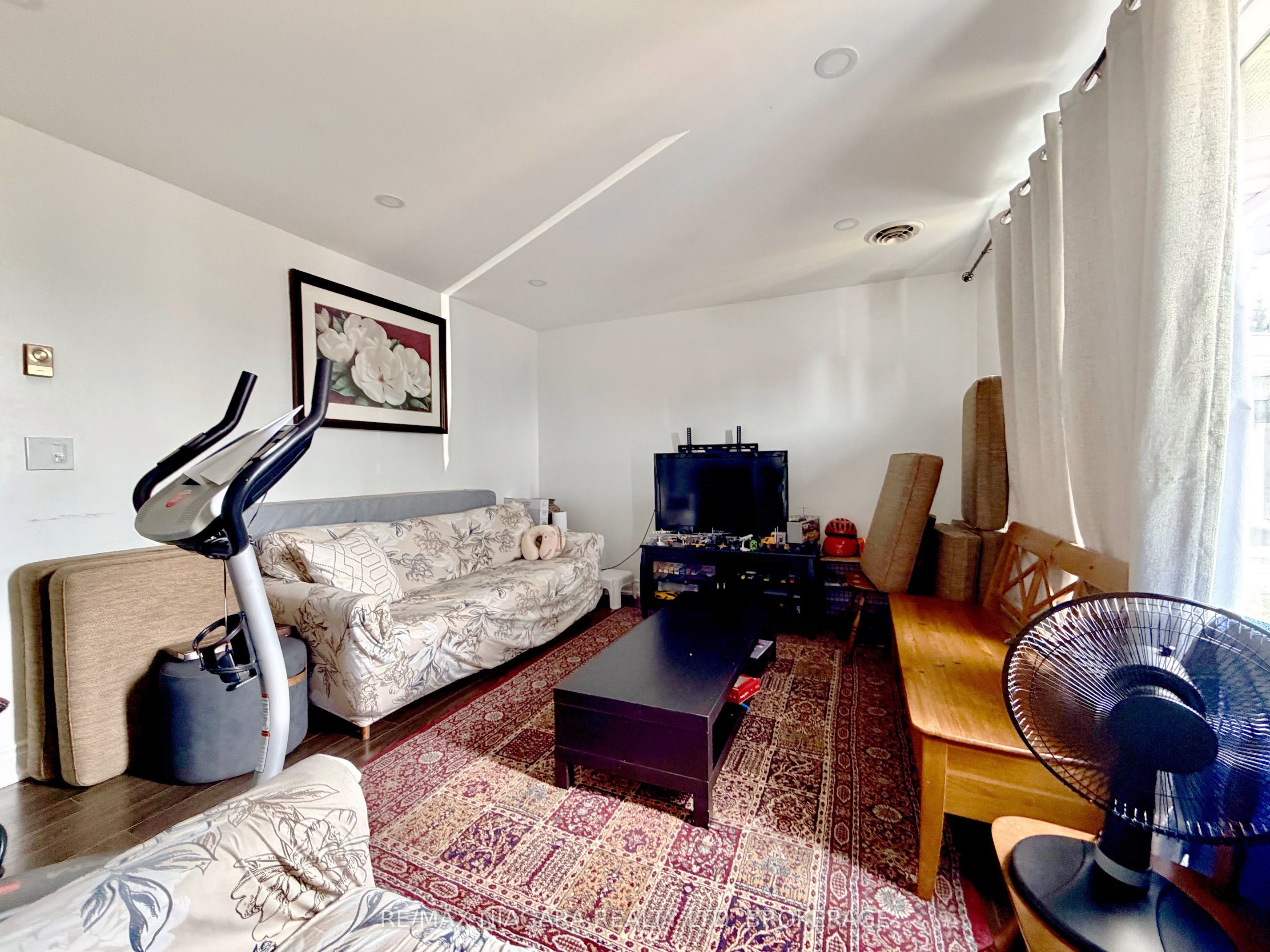 Unit UPPER - 6475 Taylor Street, Niagara Falls 3