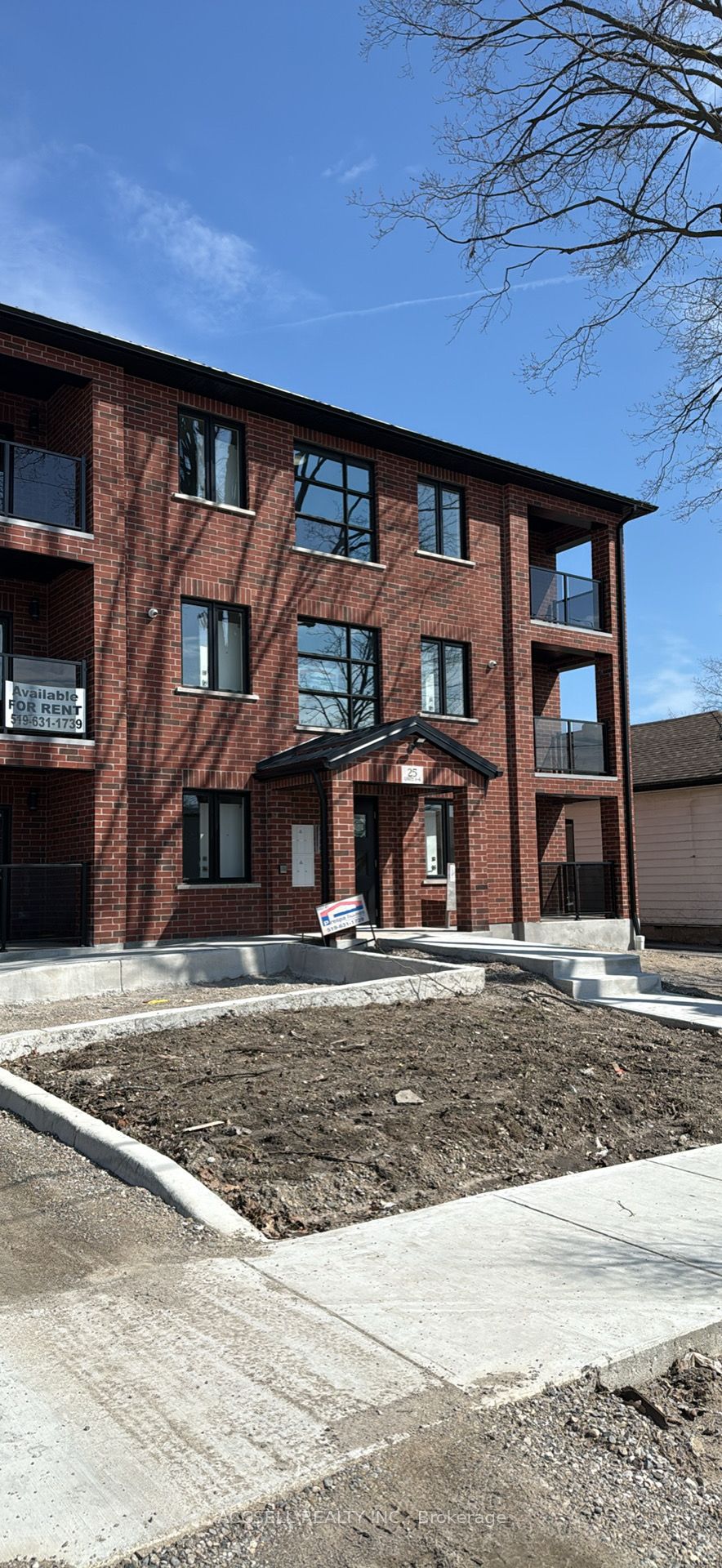 25 Alexandria Avenue, St. Thomas 2