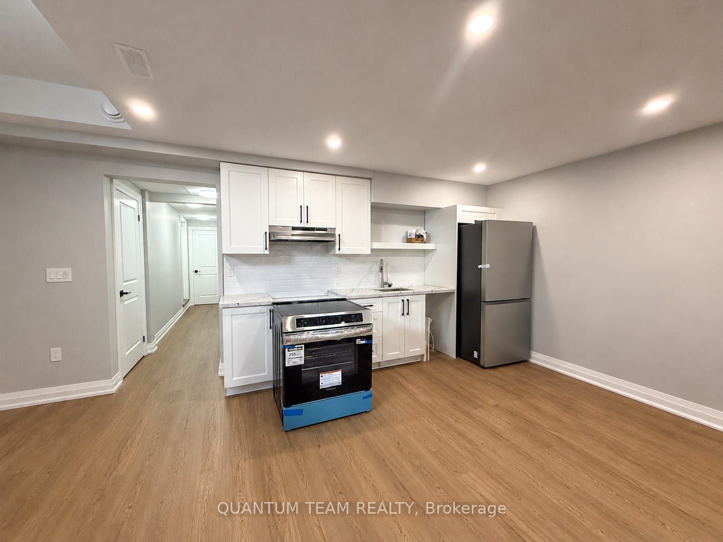 Unit 2 - 6196 Curlin Crescent, Niagara Falls 3