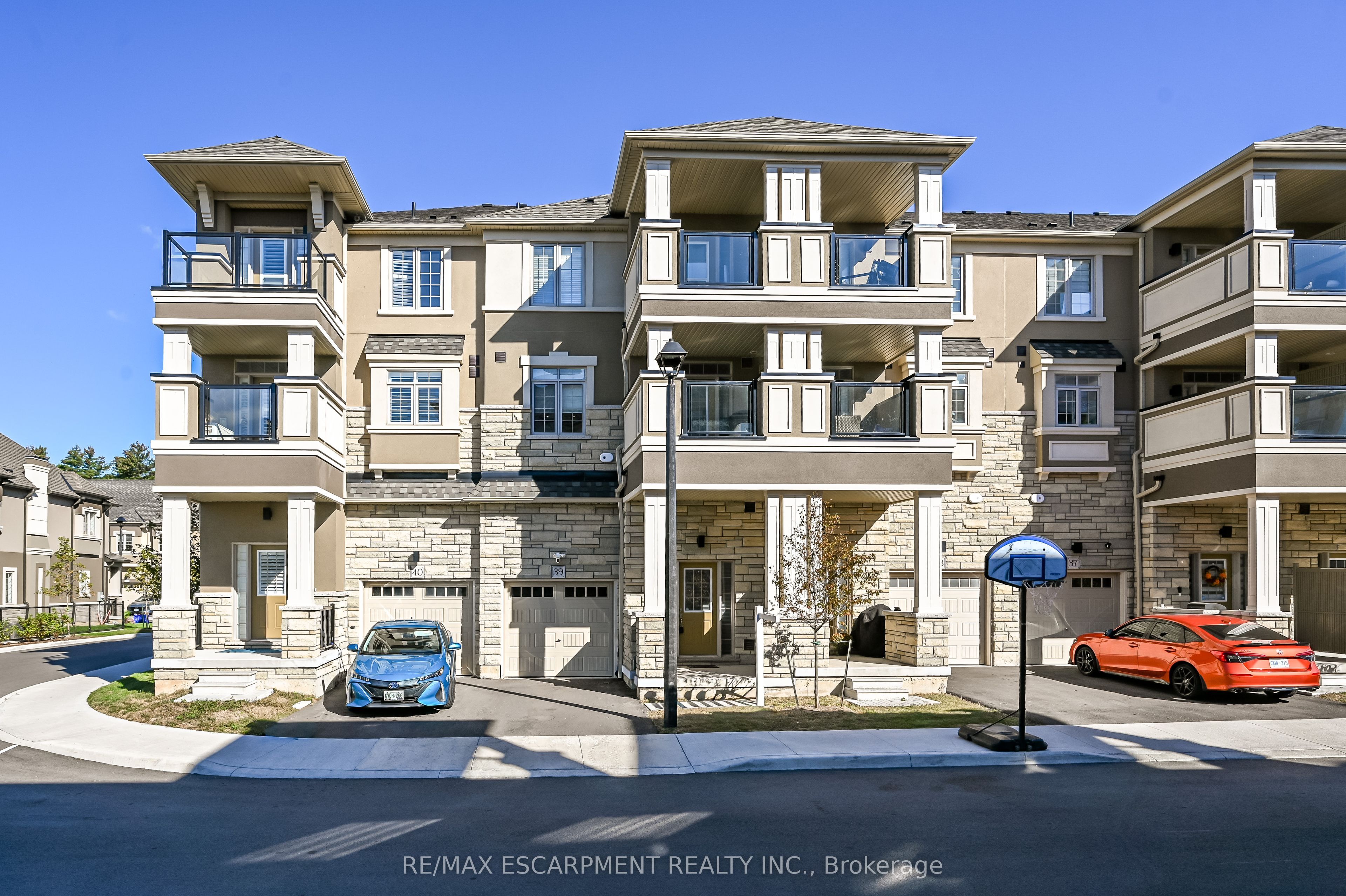 Unit 39 - 305 Garner Road, Ancaster 3