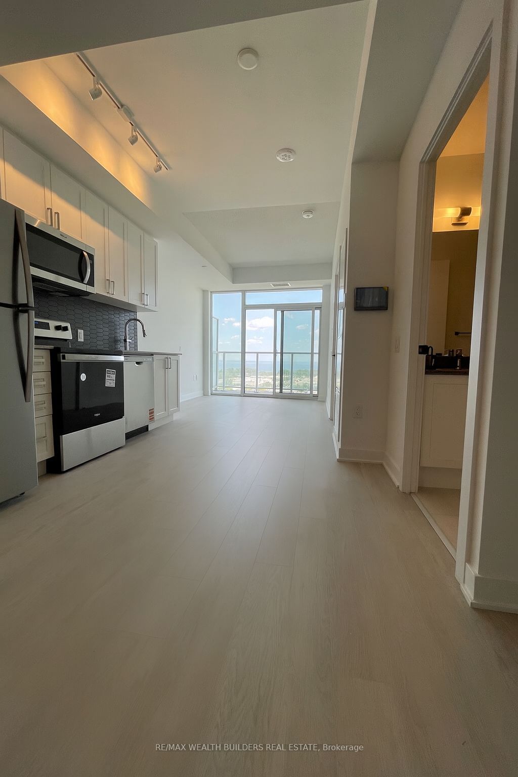 Unit 1513 - 2782 Barton Street E, Hamilton 2