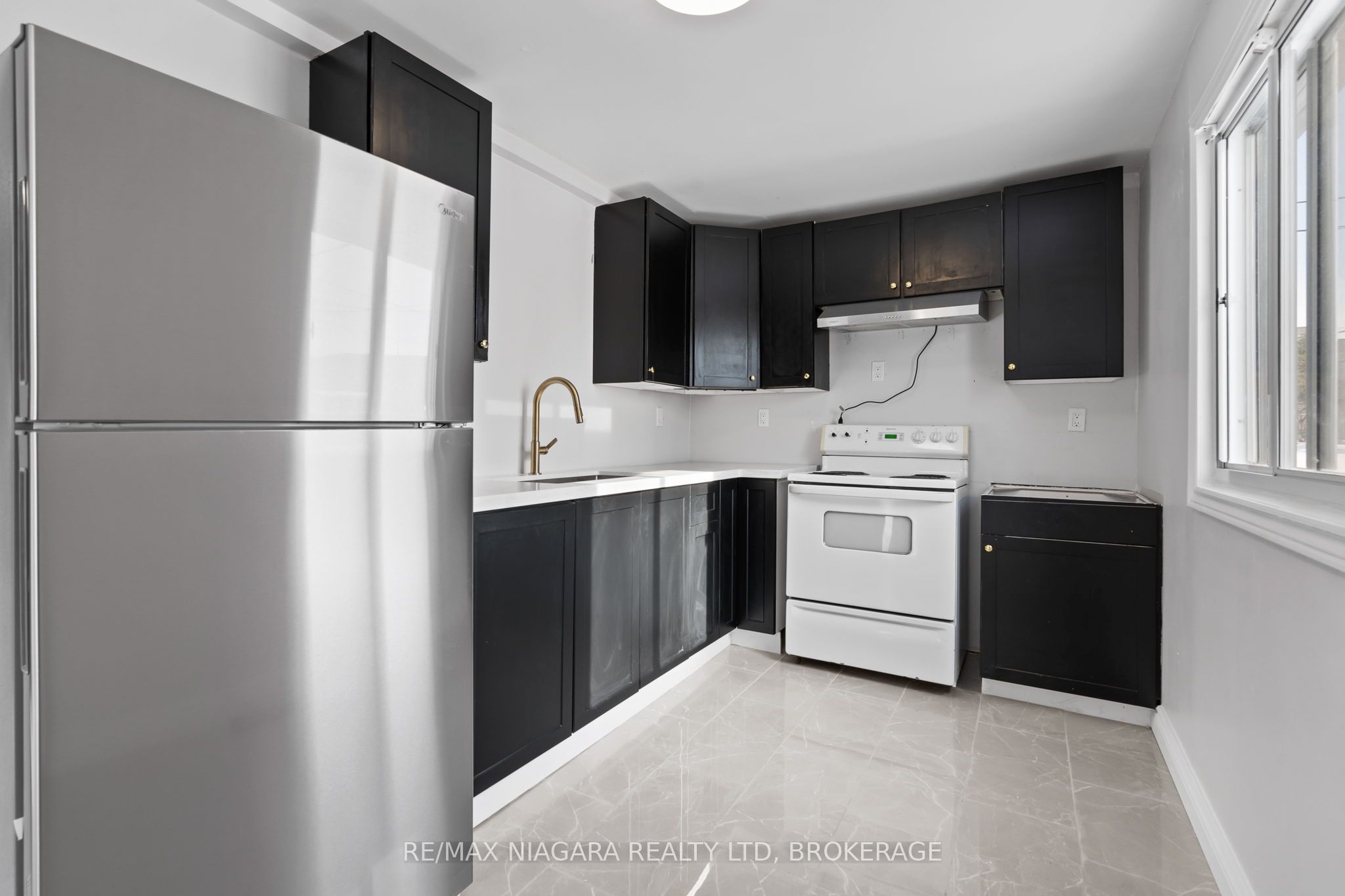 Unit 1 - 115 Kinnear Street, Port Colborne 4