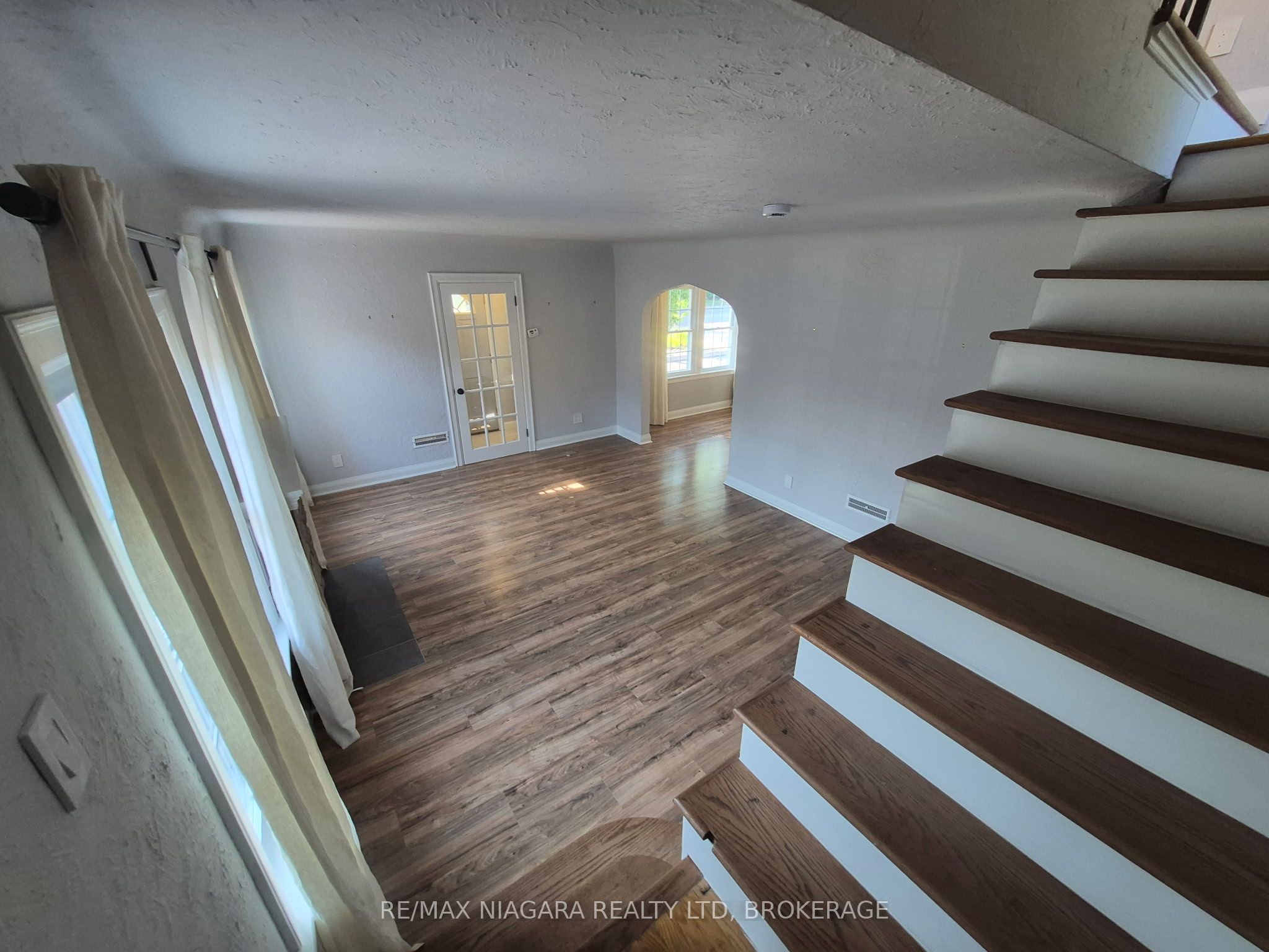5944 Dorchester Road, Niagara Falls 5