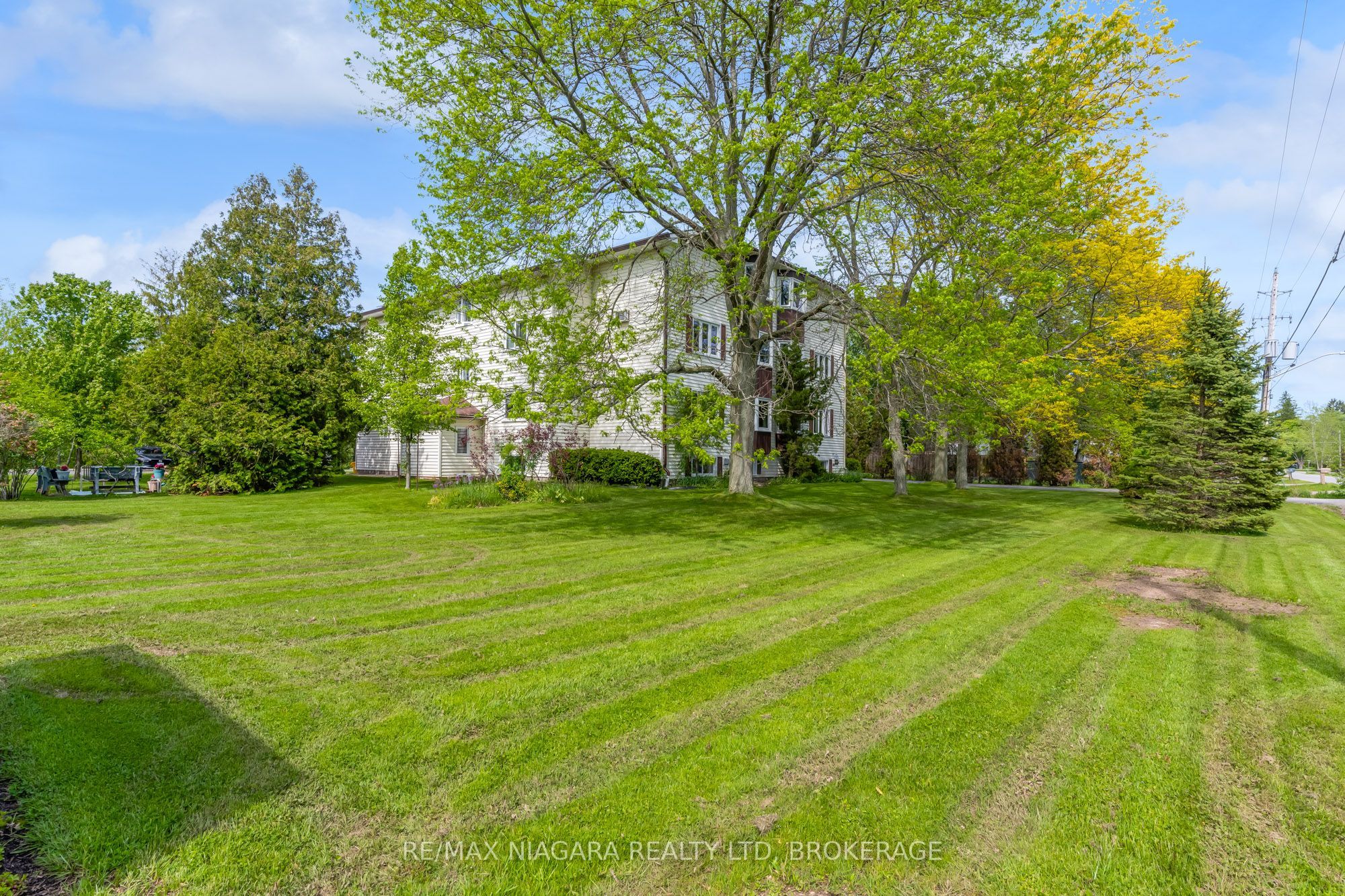 Unit 2-3 - 833 Foss Road, Pelham 2