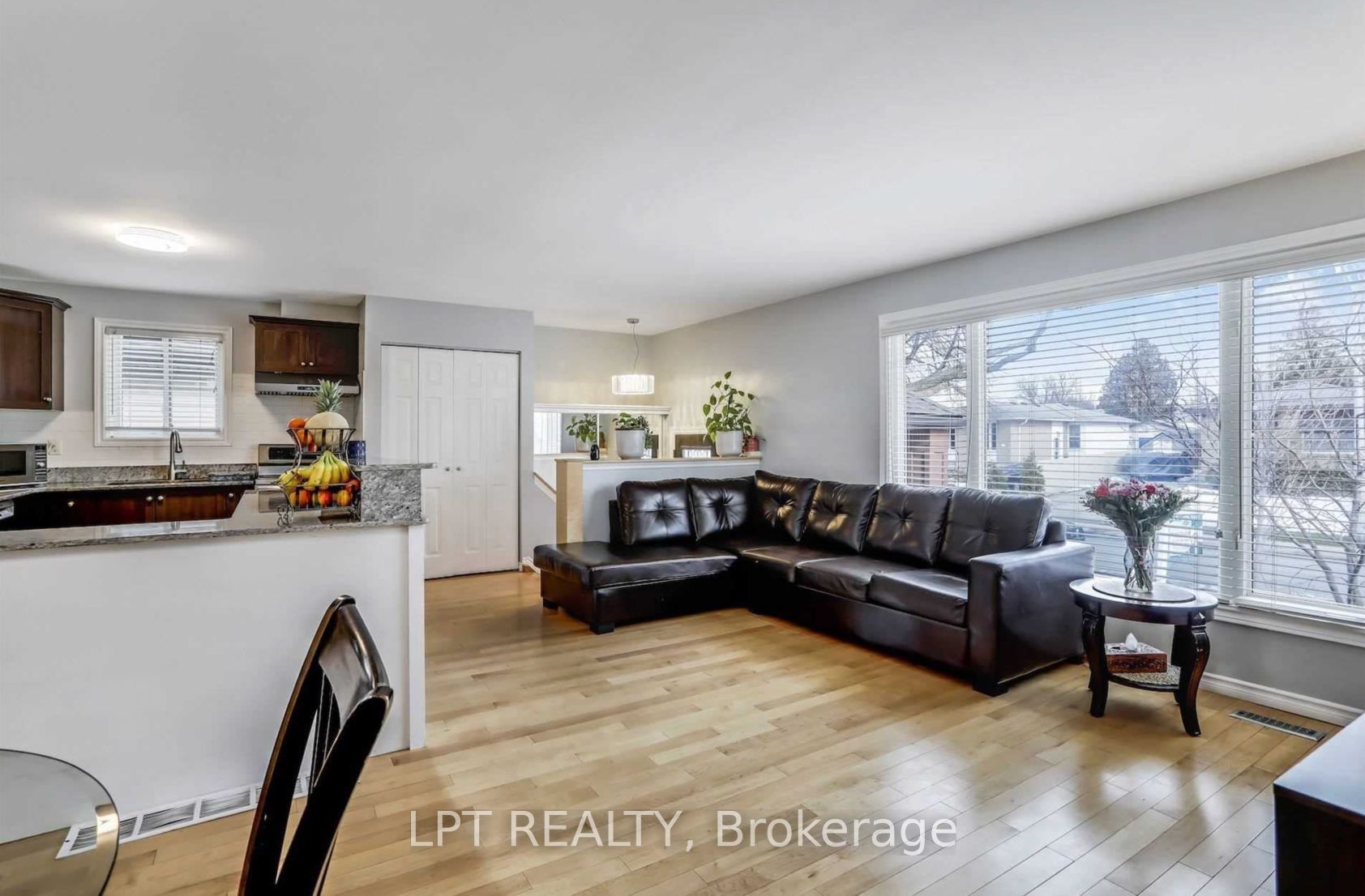 UPPER- 451 Brigadoon Drive, Hamilton 2