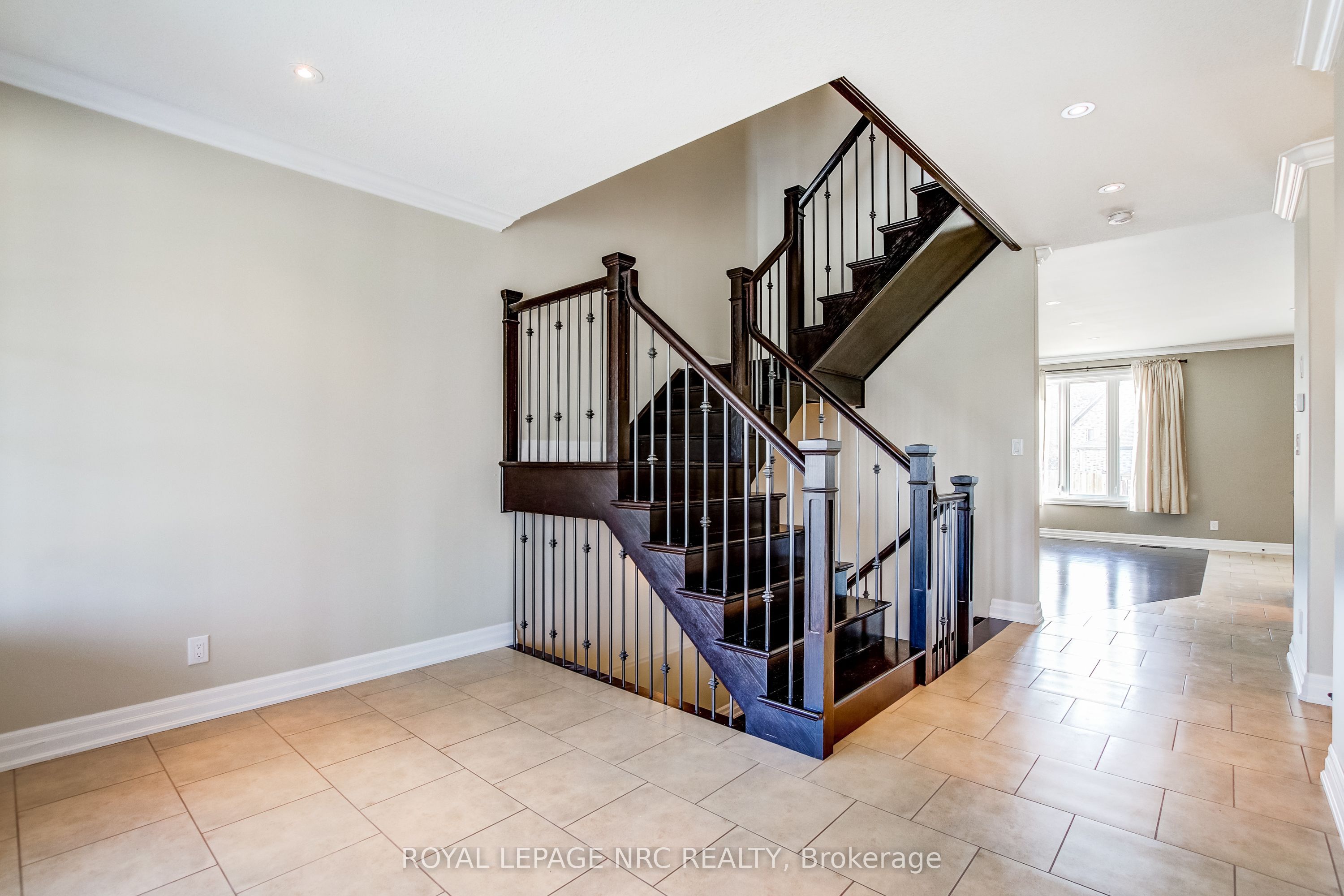 5784 Ironwood Street, Niagara Falls 3