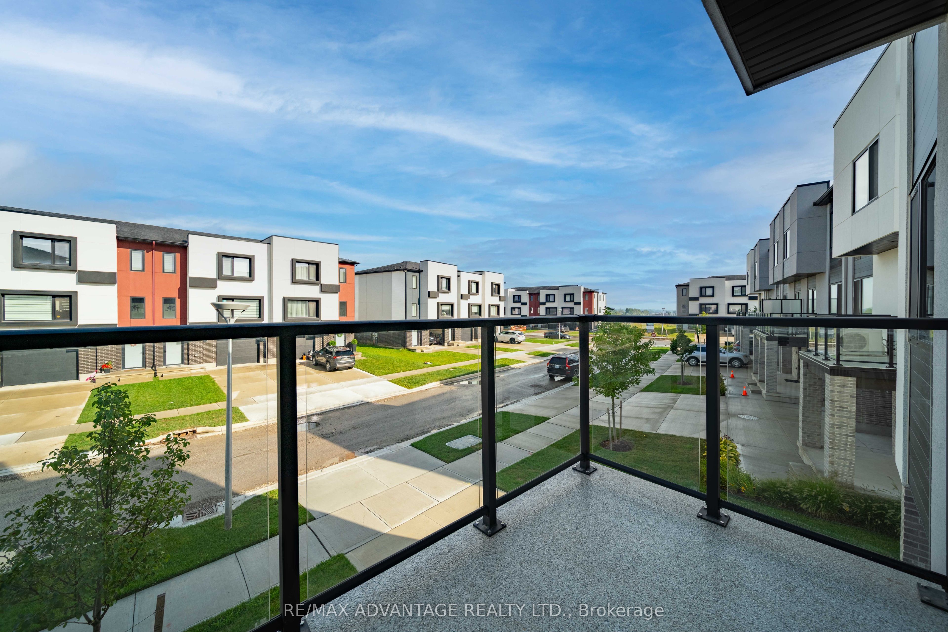 3363 David Milne Way, London 4