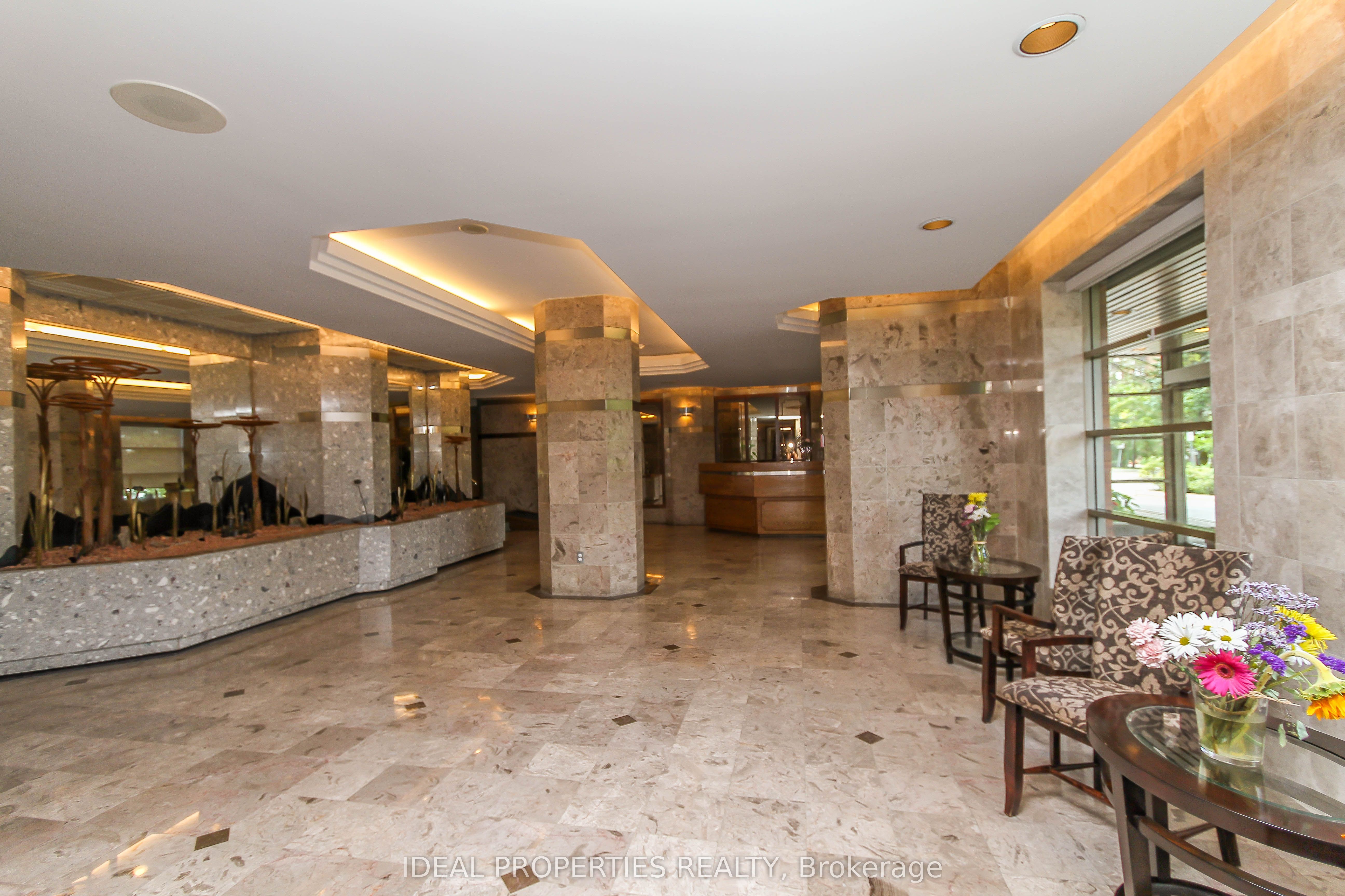 Unit 1701 - 2759 Carousel Crescent, Orleans-Gloucester 5
