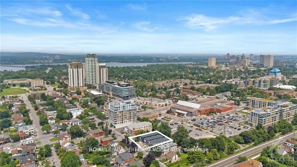 Unit C - 413 TWEEDSMUIR Avenue, Ottawa 2