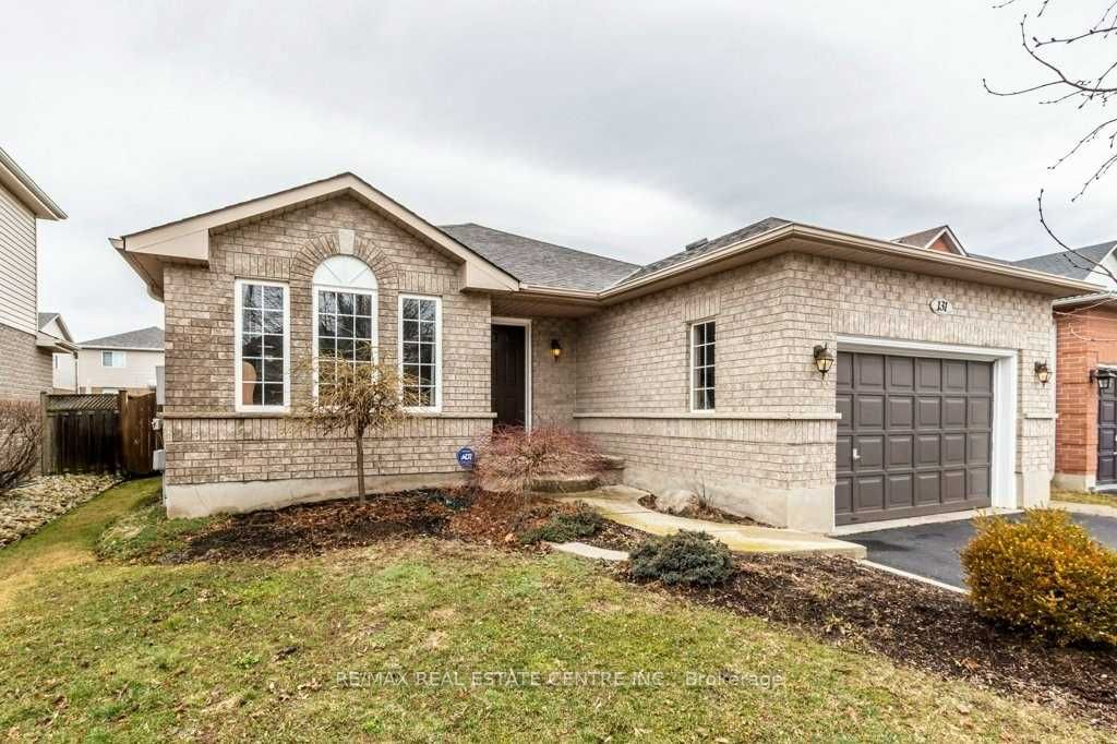 Unit Basemen - 131 Mcnichol Drive, Cambridge 1