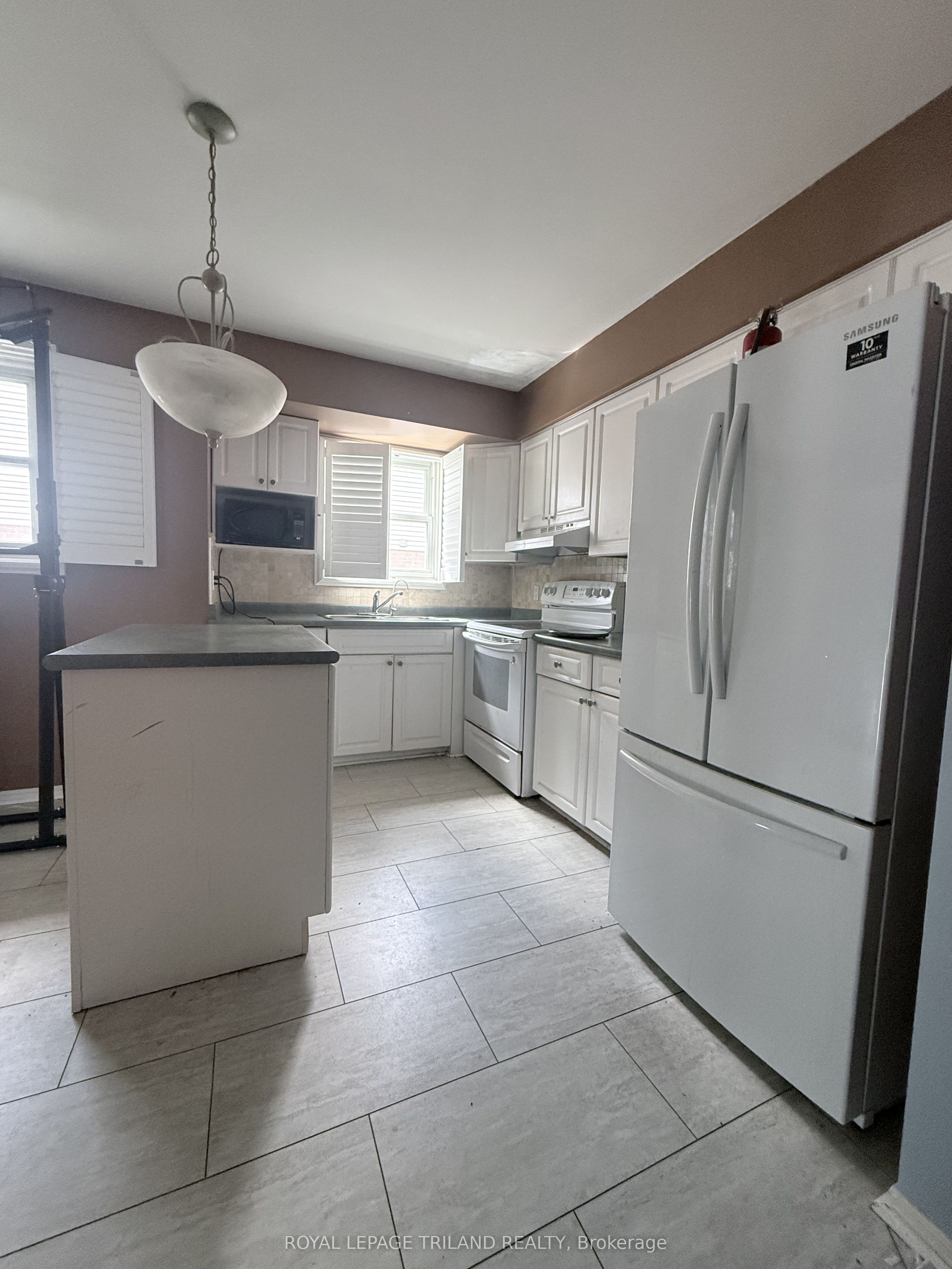 85 Bonaventure Drive, London 3