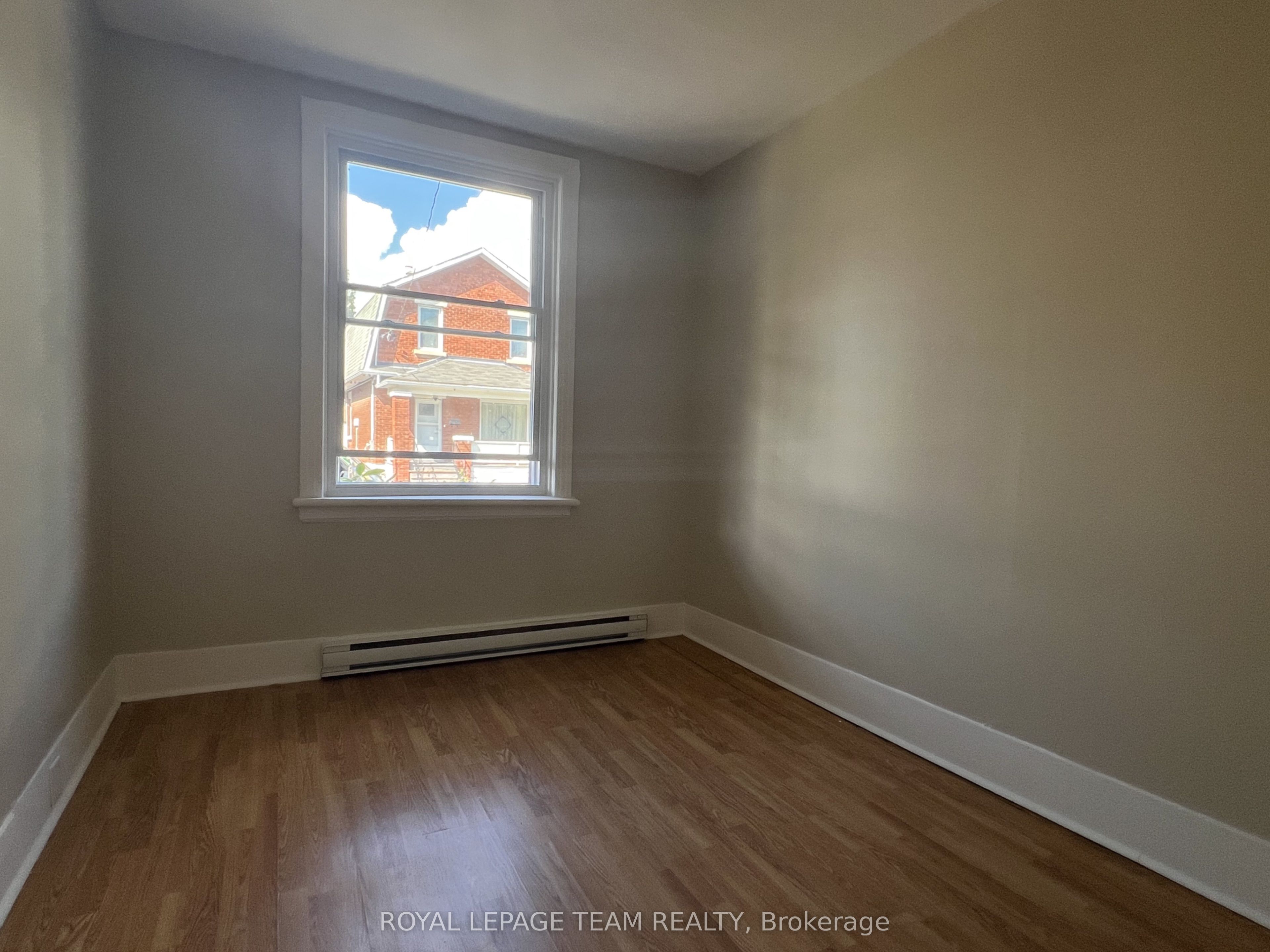 Unit 1 - 10 OXFORD Street, Ottawa 3