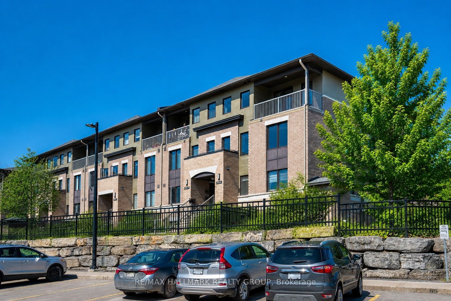 255B Titanium Private, Orleans-Gloucester 2