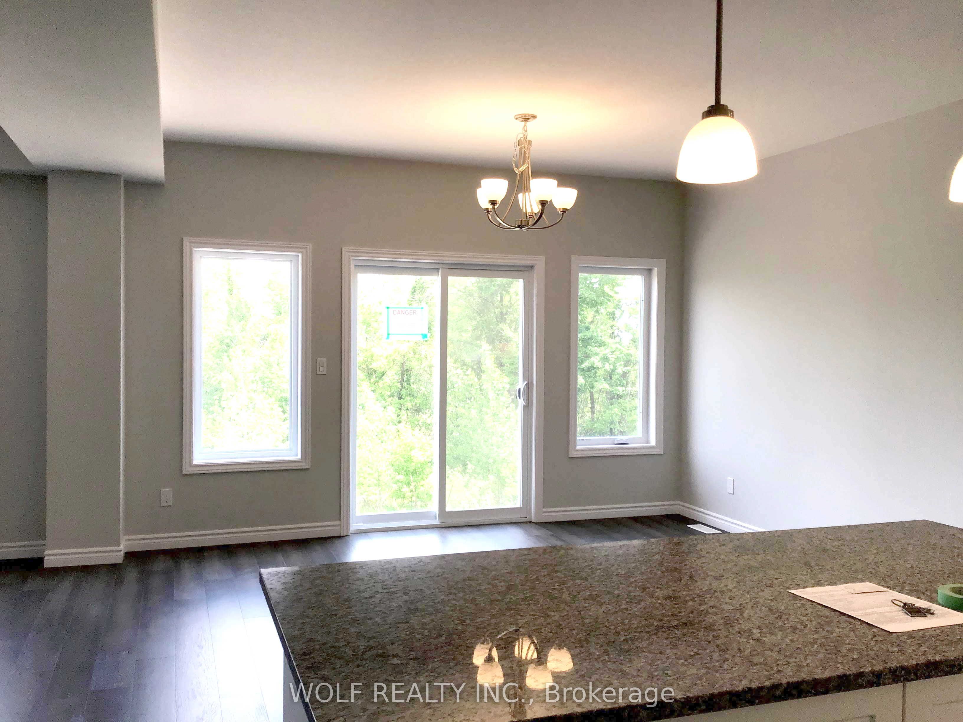 521 Doonwoods Crescent, Kitchener 4