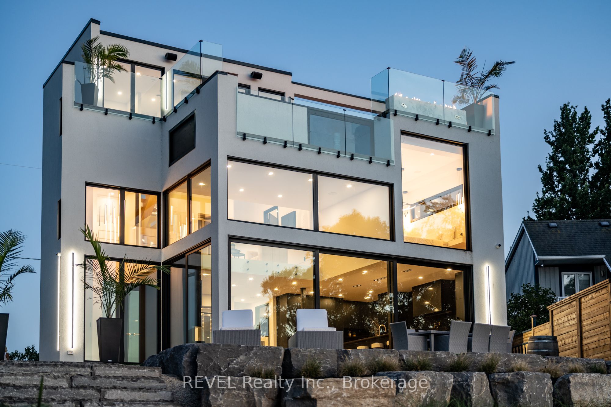 6 Firelane 11 Street, Niagara-on-the-Lake 2